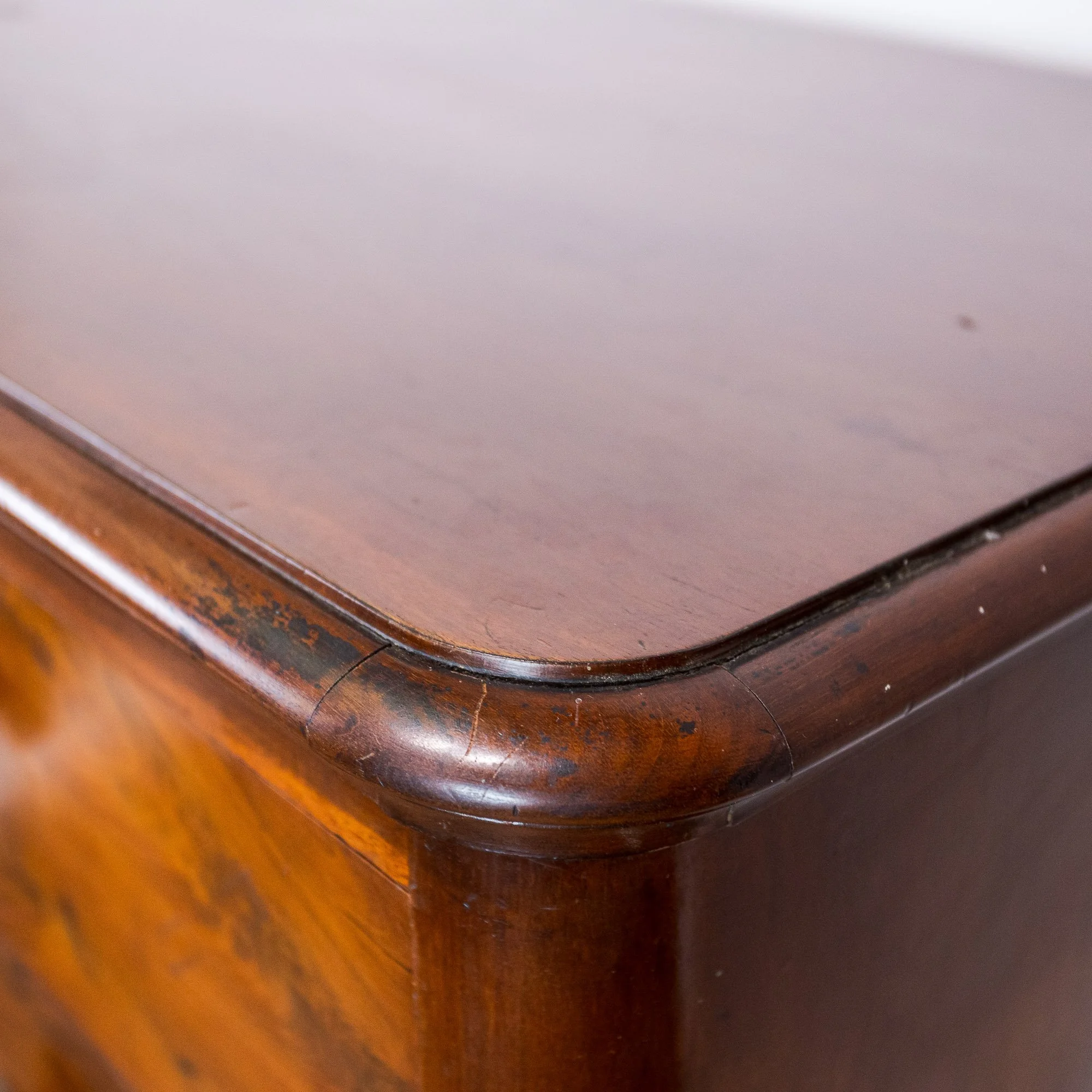 Victorian Flamed Mahogany Chest of 5 Drawers
