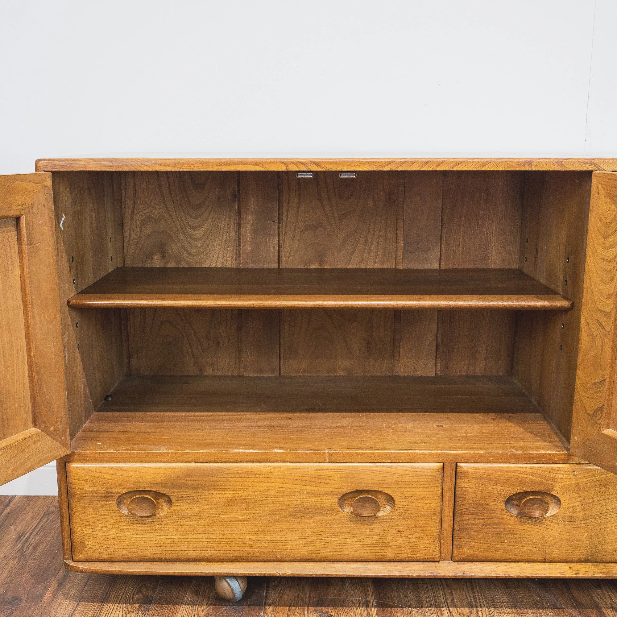 8 - Ercol Windsor Elm Model 468 Sideboard on wheeled castors -4.jpg