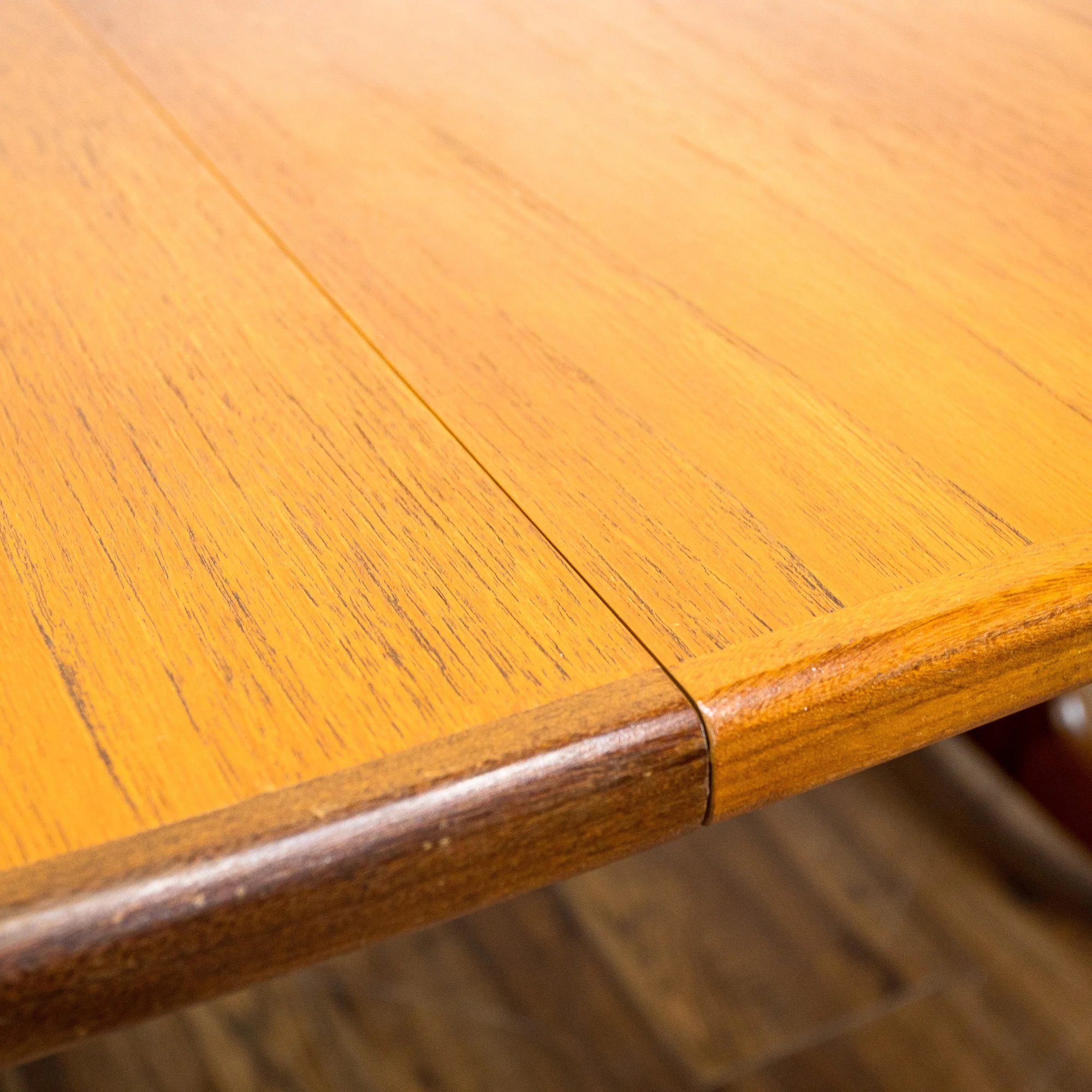 G Plan Fresco Oval 'Whale Tail' Extending Dining Table