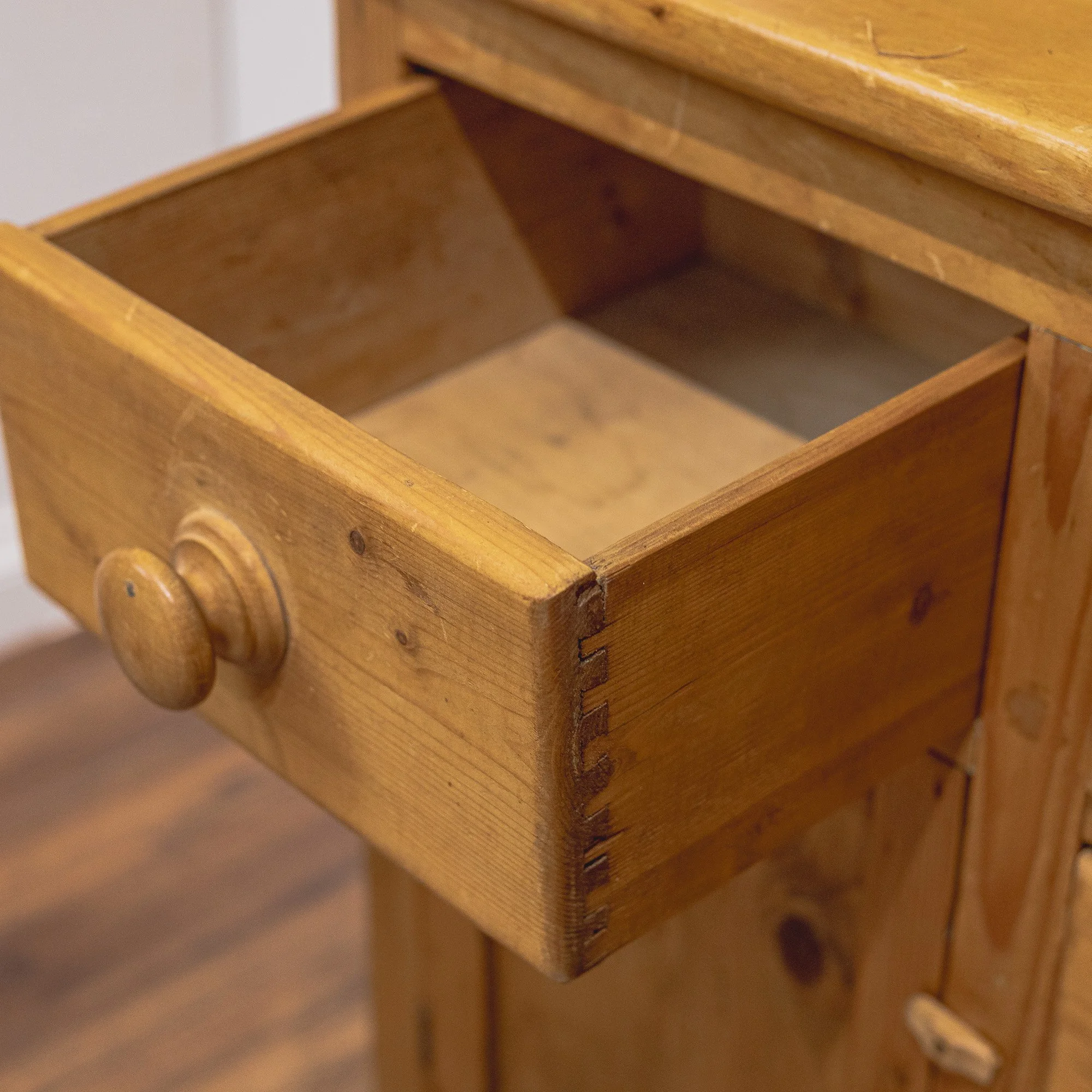 Small Pine Welsh Kitchen Dresser -8.jpg