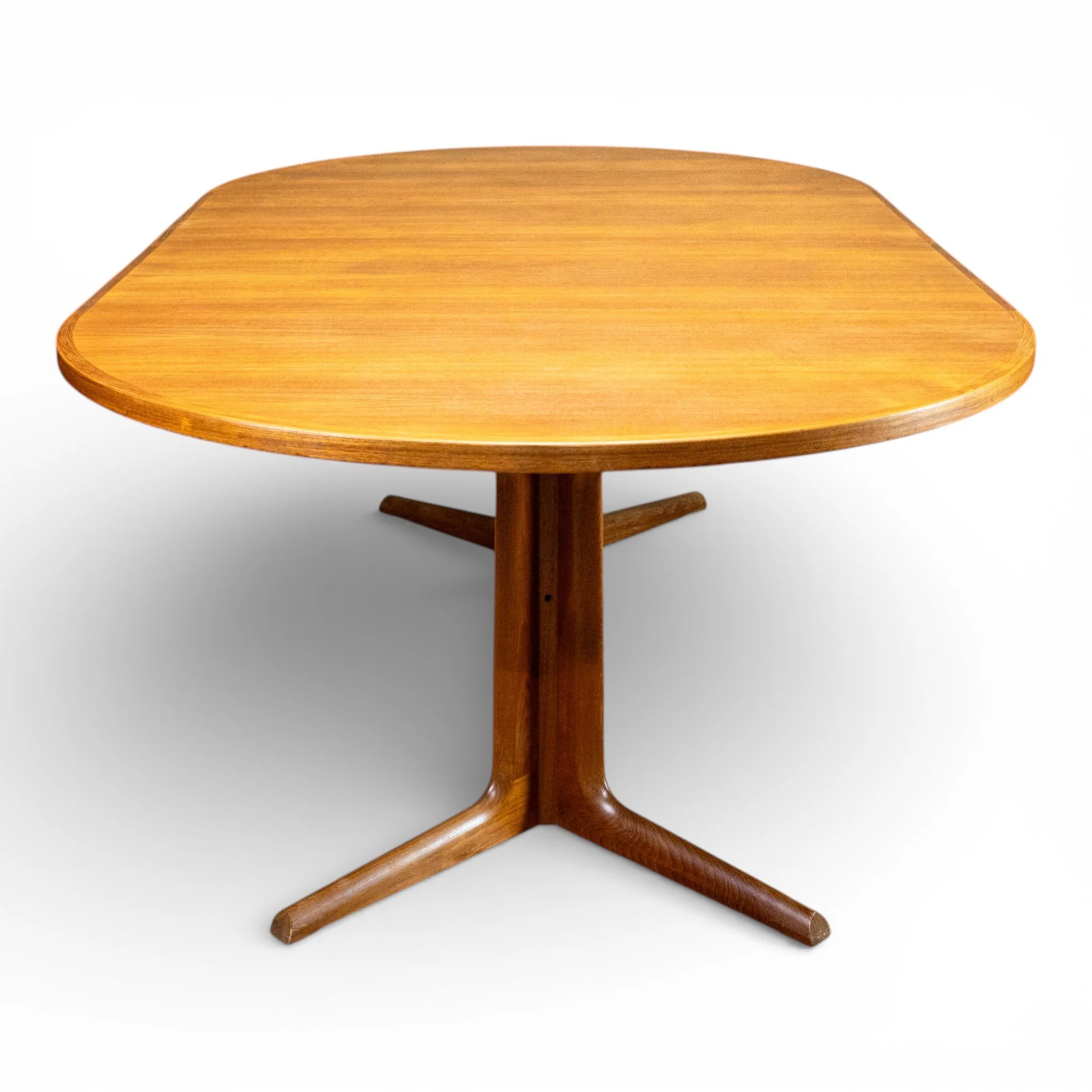 Gudme Møbelfabrik Teak Pedestal Extending Dining Table