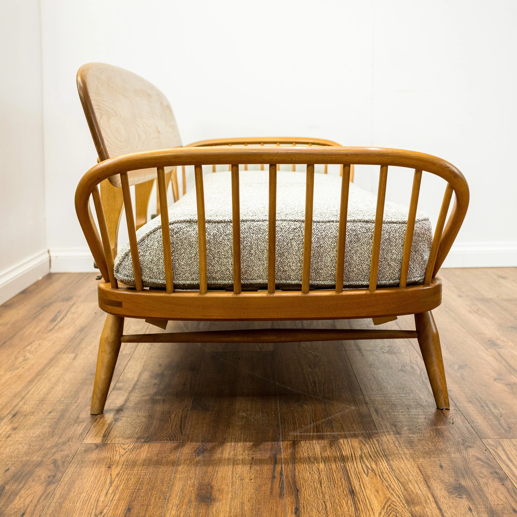 Ercol Model 355 Blonde Elm Studio Couch / Daybed