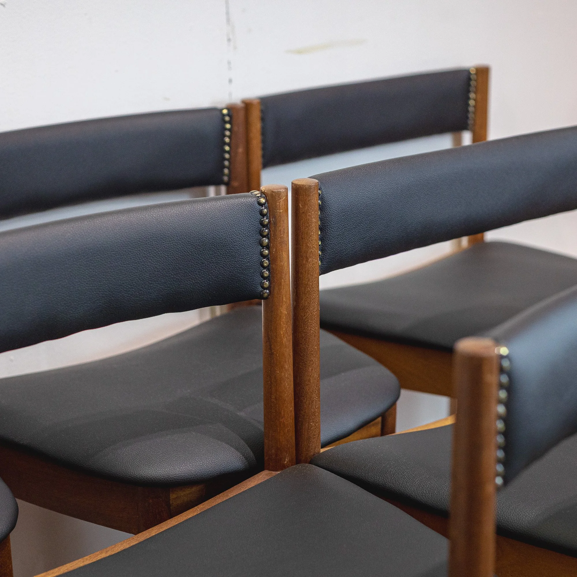 11 - Mcintosh 9533 Teak 6x Dining Chairs -6.jpg