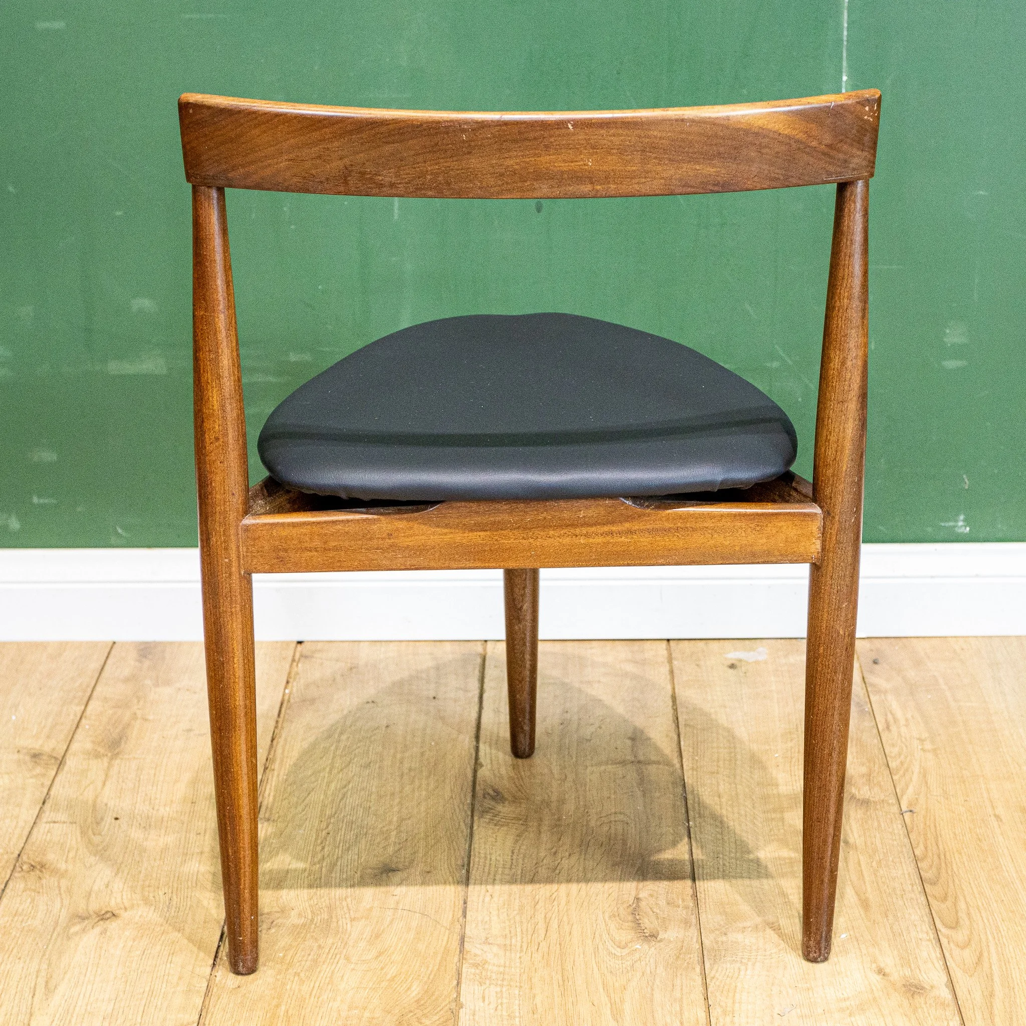 Frem Rolje Roundette Crossbanded Teak Dining Table & 4 Chairs