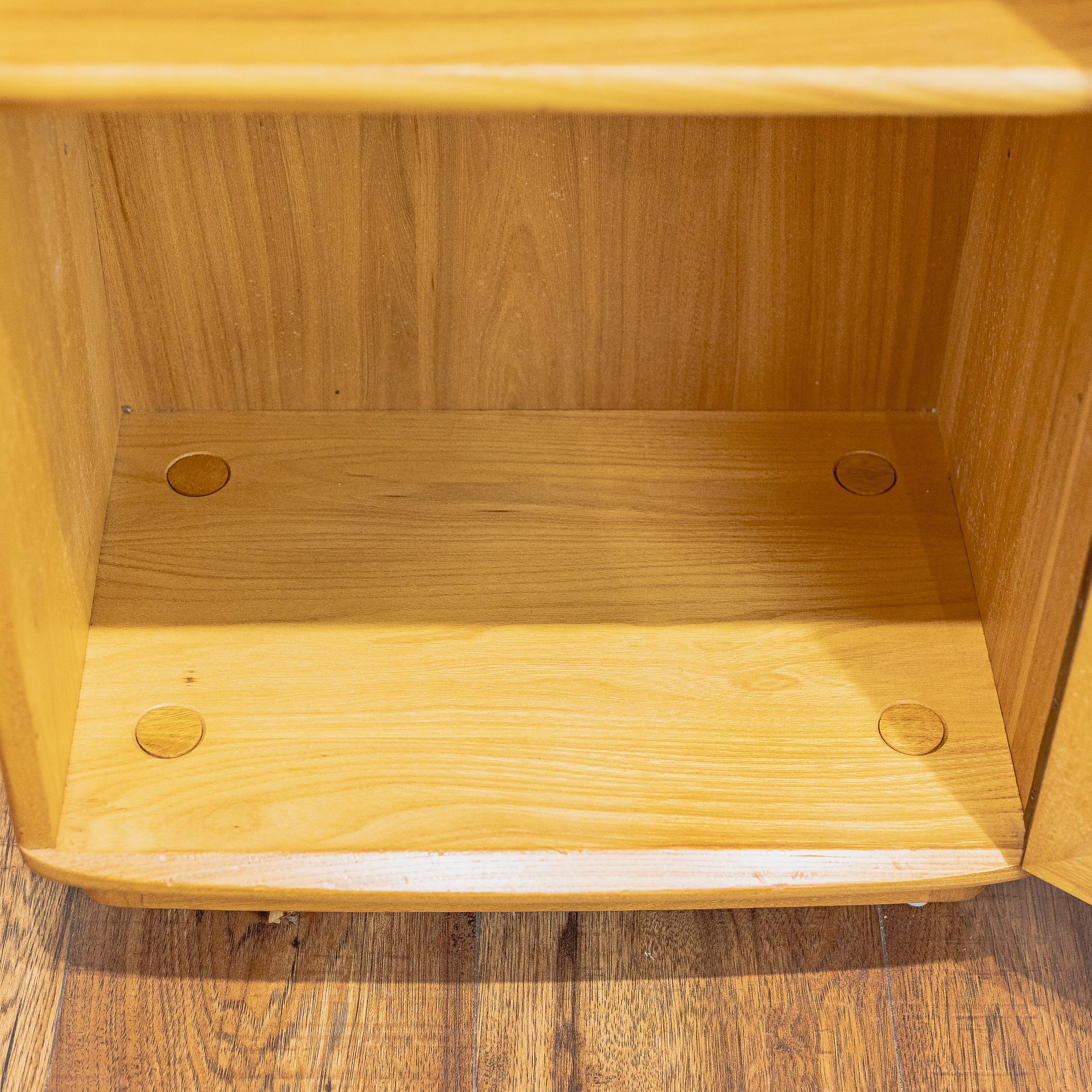 Ercol Windsor Model 1008 Blonde Elm Single Cupboard -8.jpg