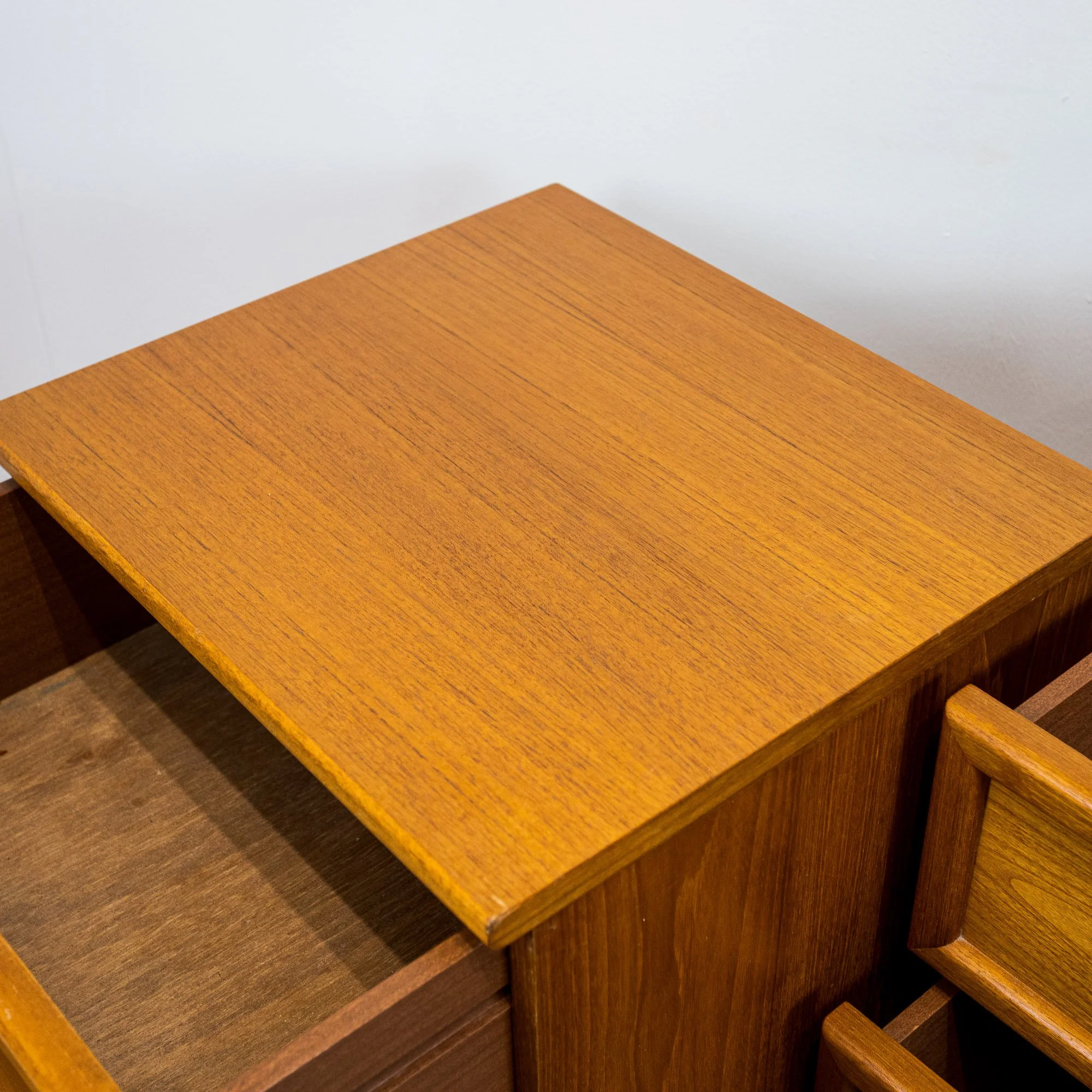 G Plan Albany Teak Bedside Cabinets – Pair by Leslie Dandy