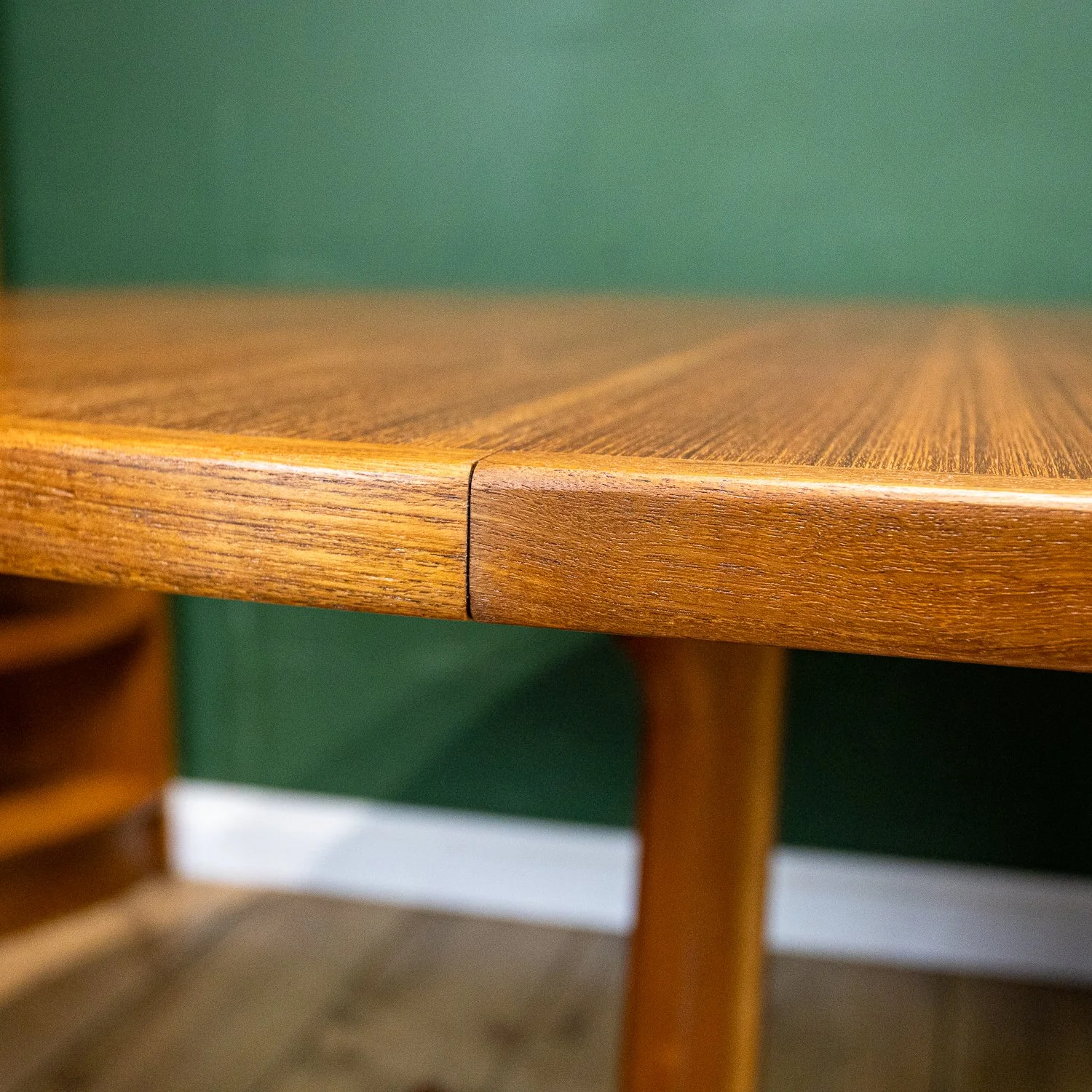 Gudme Møbelfabrik Teak Pedestal Extending Dining Table