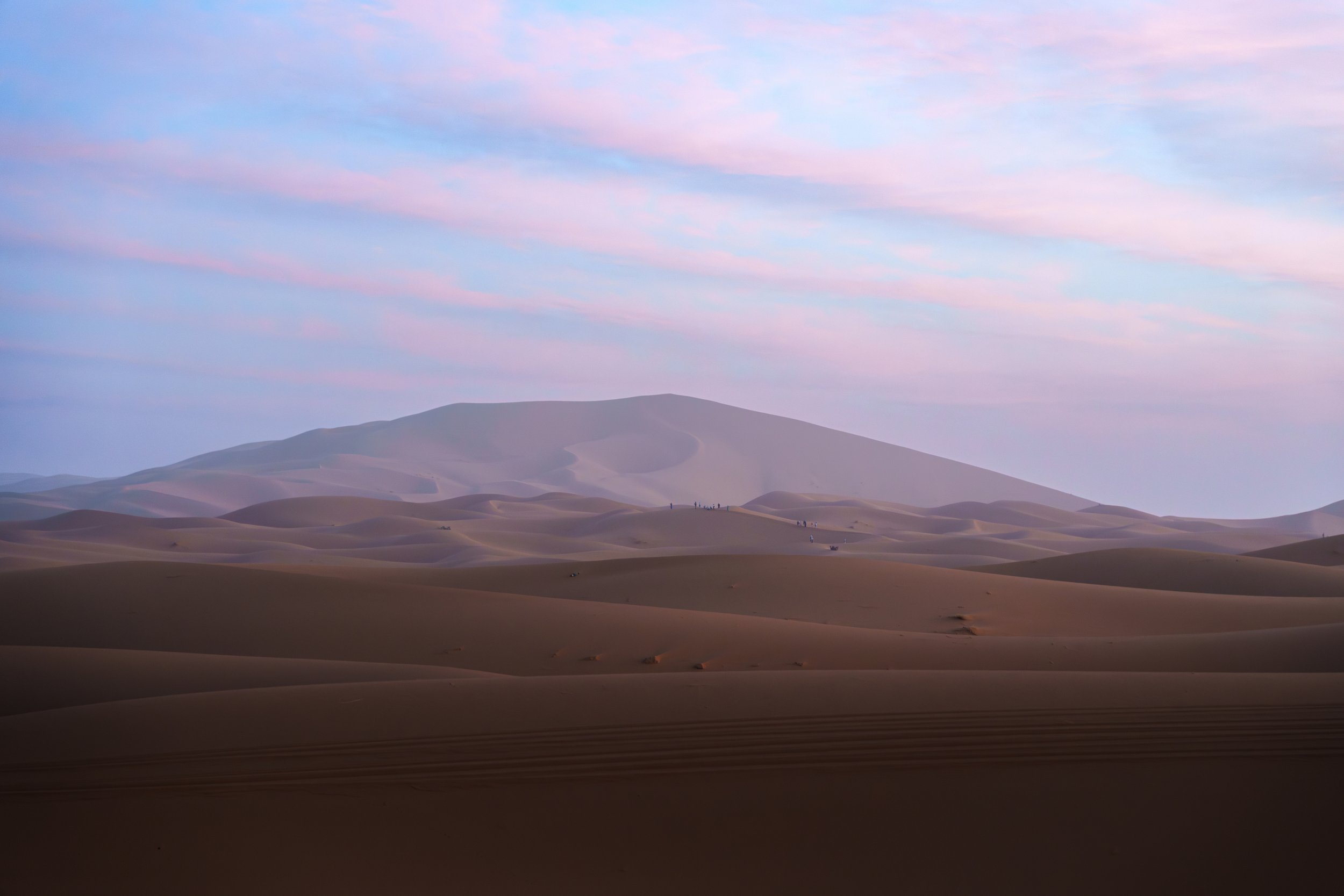 Sunrise_sky_Merzouga_desert_Morocco__Yoël_Taïeb.jpg