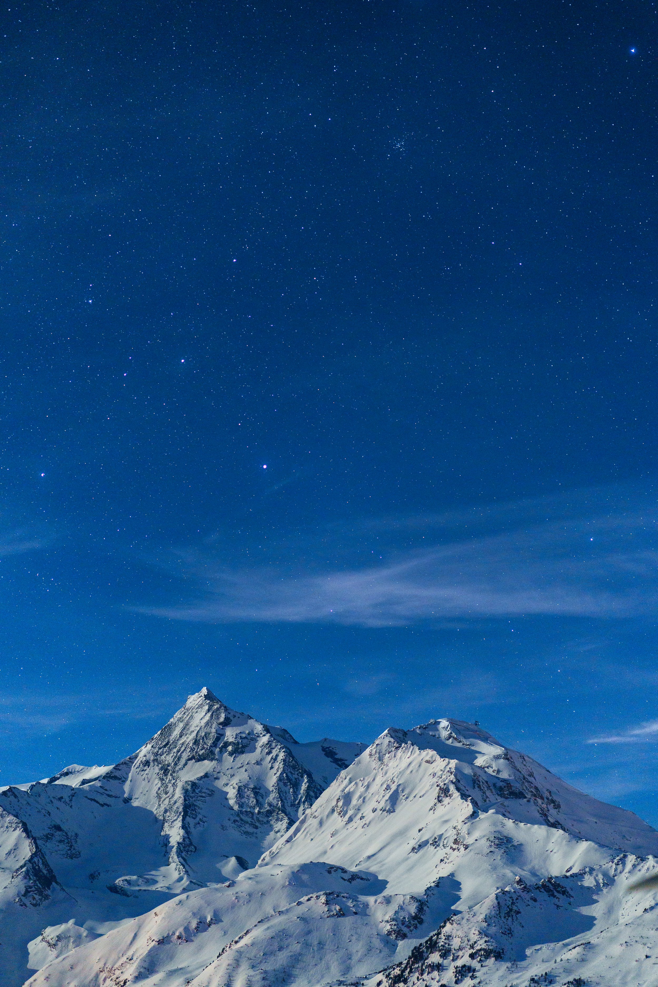 Moonlight_mountains_sky_Alps__Yoël_Taïeb.jpg