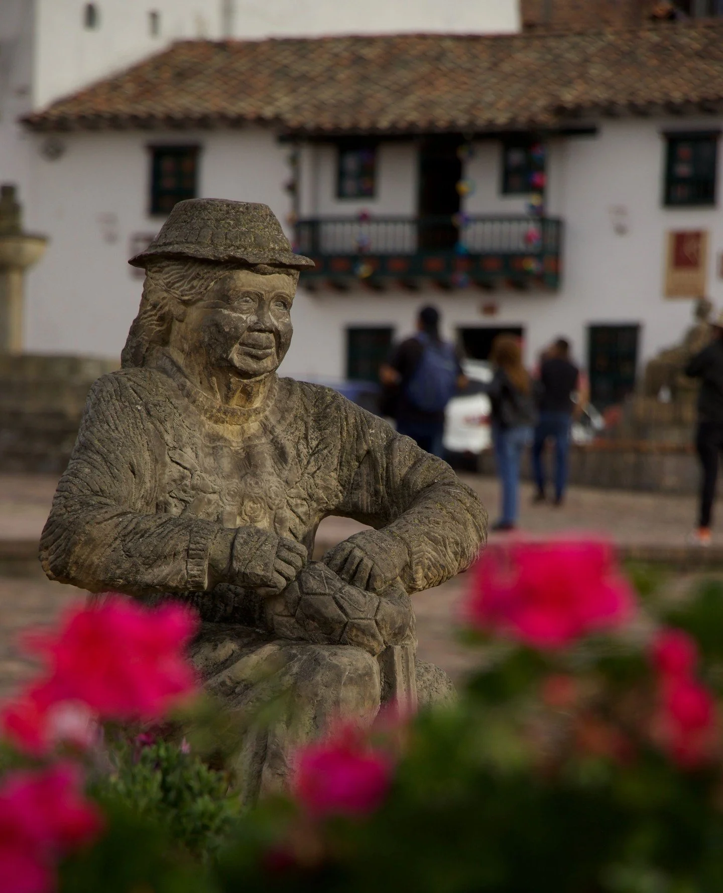 Do you ever wonder where the knowledge of ball making comes from? How do the craftsmen and women just know how to make a ball? There’s no manual. No school. No blueprint to follow.
In Monguí, a remote village in the heart of the Andes,
