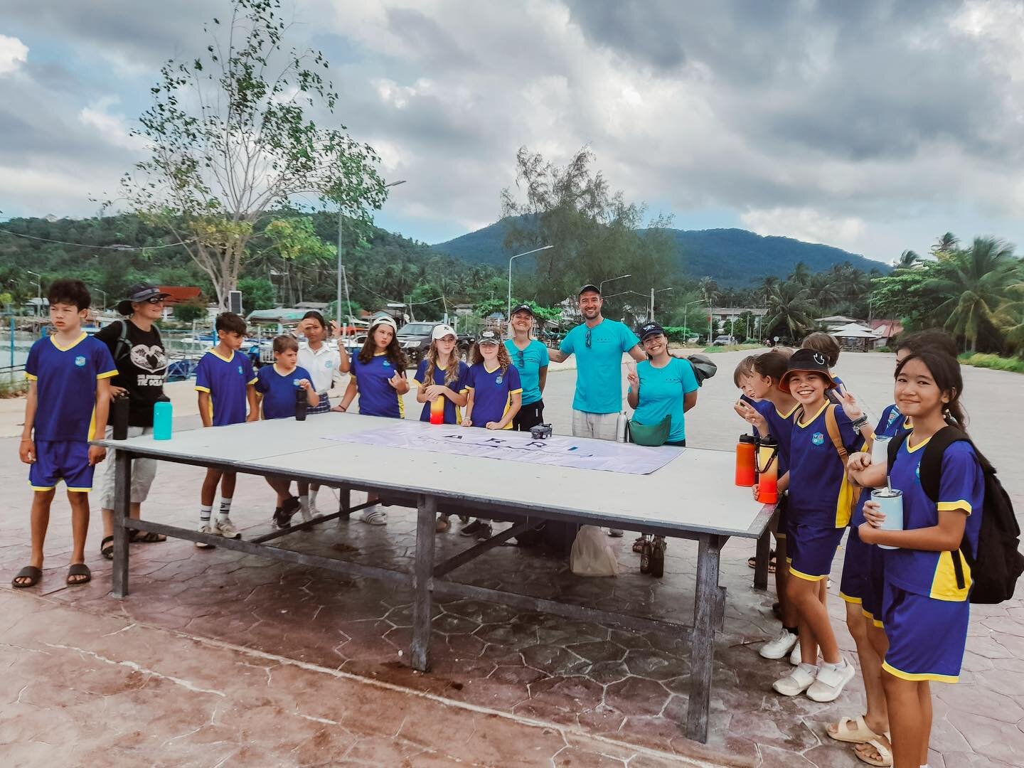 Last month, we held a workshop for Year 8 students at Si Ri Panya International School on Koh Phangan. 

We had a brilliant day teaching the class about our ocean, plastics, fishing gear and recycling; with a small beach clean in Baan Tai as well as 