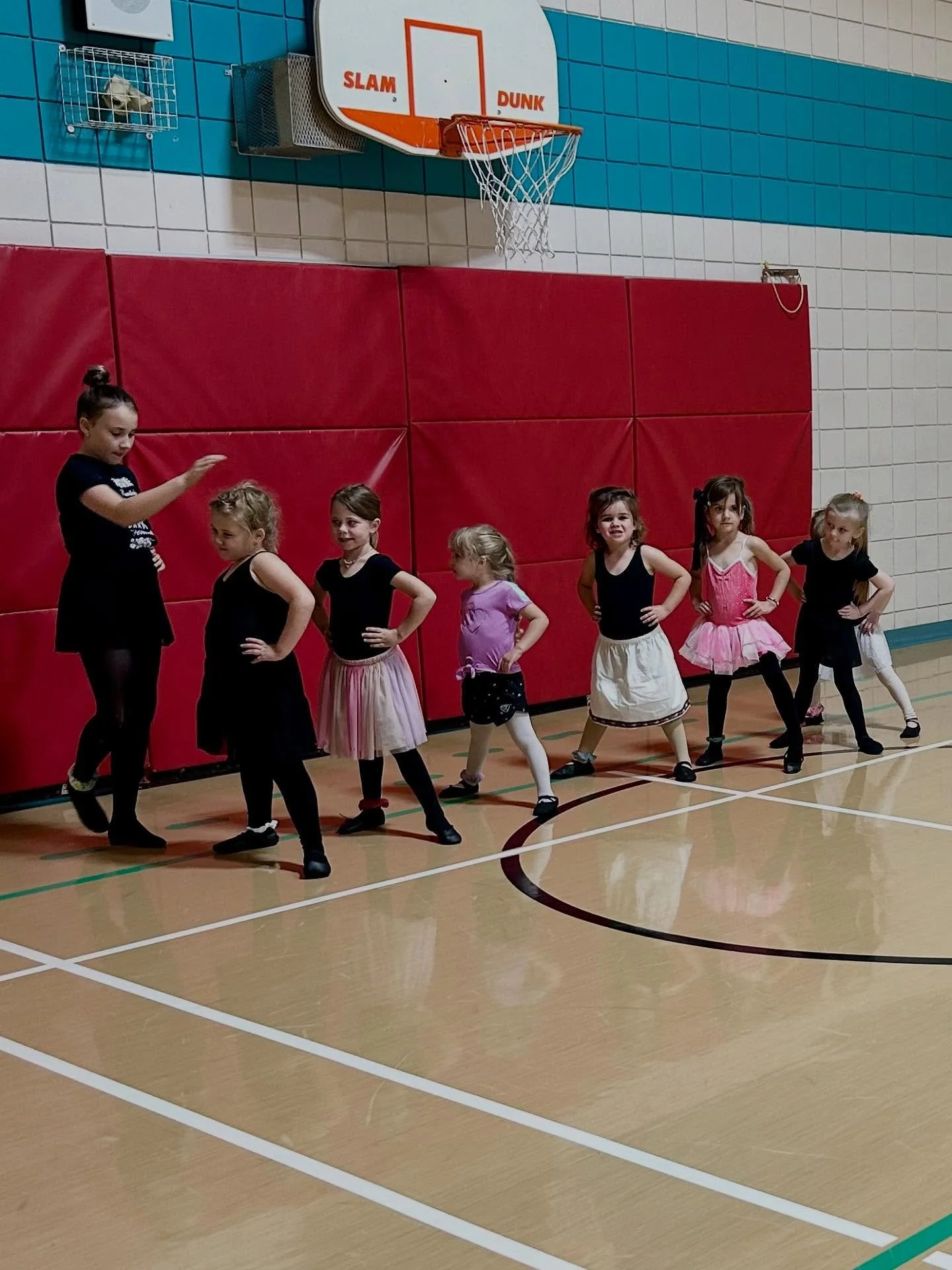 Big smiles from our Beginner A class while they work on their chass&eacute;s with Miss Elena and assistants Lucy and Hailey! ✨