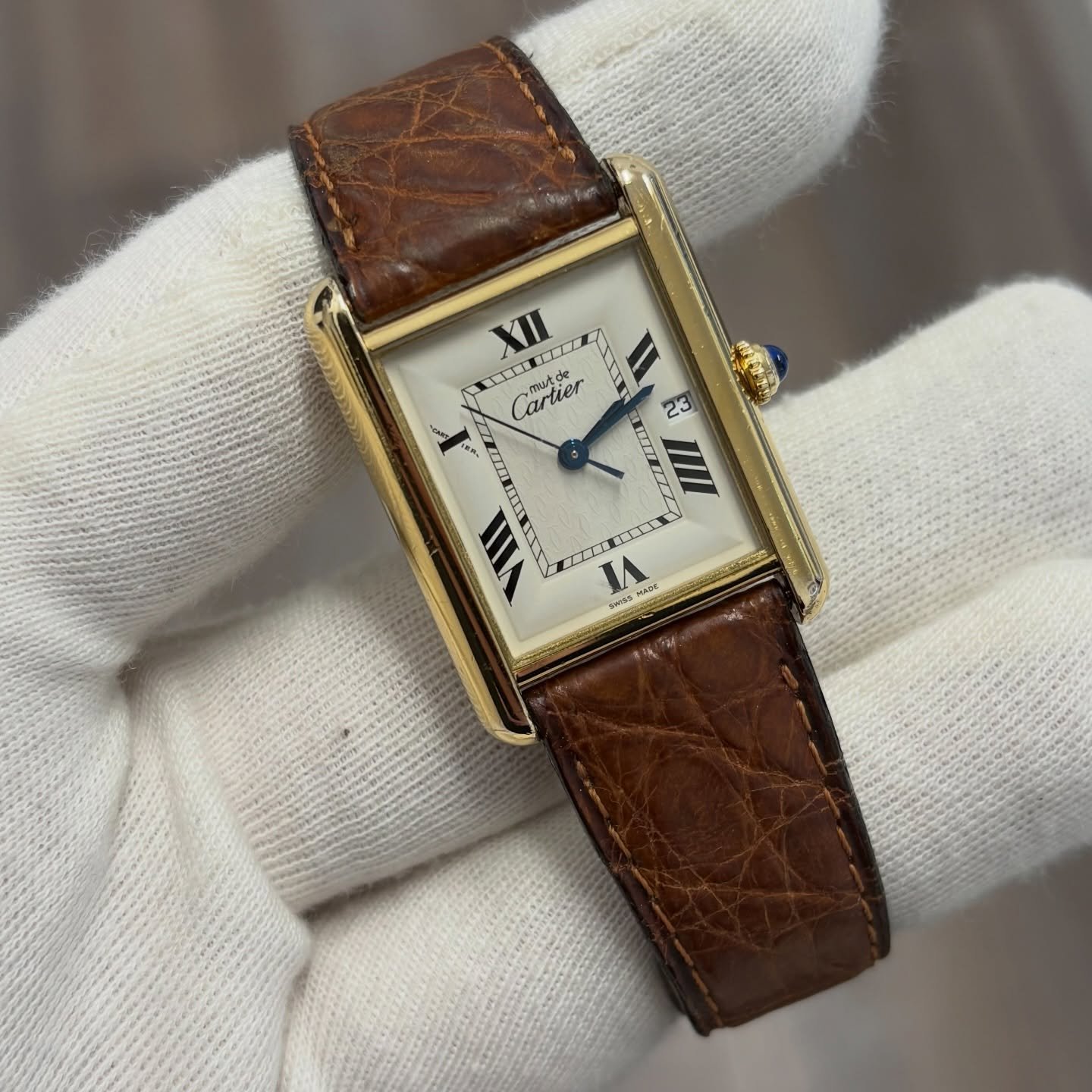 Must De Cartier Tank
Model 2413
Year 1990&rsquo;s
Cream / White dial
25mm case, quartz movement
18ct gold plated 925 silver case
Watch only, no box or papers

New battery and movement serviced

Glass has some scratches and so does the case

Guarantee