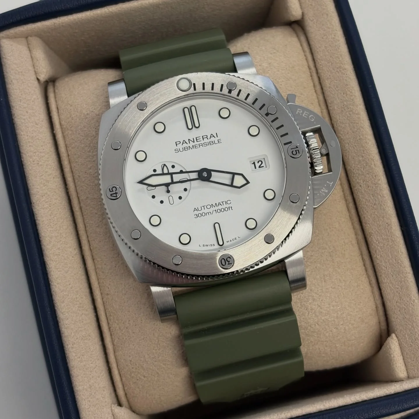 🔥&pound;6600🔥

RRP &pound;8600, grab yourself &pound;2000 off retail
Panerai Submersible QuarantaQuattro
Model PAM01595
Year 2025
Automatic P.900 Calibre Movement, 3 Day Power Reserve&nbsp;
Stainless steel case and bezel
44mm case
Caoutchouc Milita