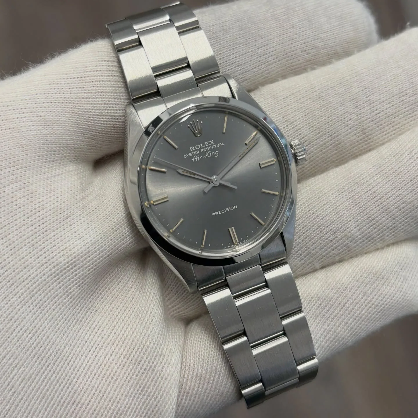 🔥&pound;2950🔥

Rolex Air-King
Model 5500
Year 1978
Automatic movement&nbsp;
Stainless steel case and bezel
34mm case
Stainless Steel Oyster Bracelet&nbsp;

Watch and box only, no papers
Movement has been serviced, new acrylic fitted, case and brace