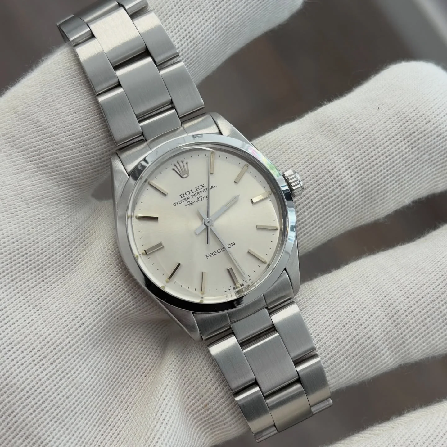 Clean example of a vintage Air-King all serviced and refurbed 🫧

Get in touch 📩
WhatsApp 07852 251120
mcwatches.uk

#watch #rolex #rolexairking #watchrepair #manchester