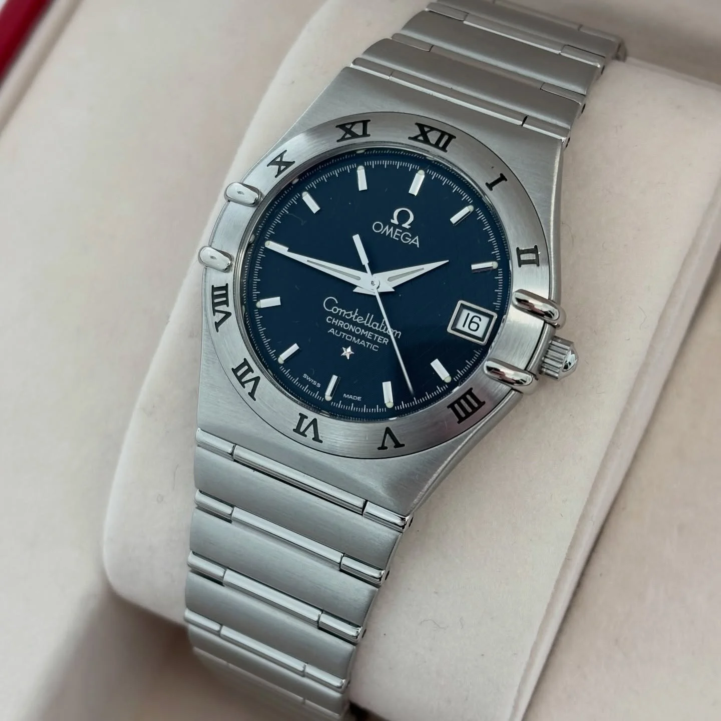 🔥&pound;1150🔥

Omega Constellation
Model 15024000
Year 2007
Automatic movement 
Stainless steel case and bracelet
35mm case
Navy blue baton dial, Roman bezel
Watch, box and cards

Watch has been serviced, case and bracelet refurbished like new
Coup