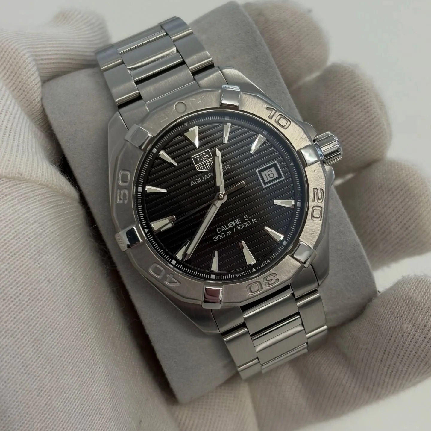 &pound;780 💸

Tag Heuer Aquaracer&nbsp;
Model WAY2110
Year 2016
41mm case, automatic movement
Stainless steel case and bracelet
Black baton dial&nbsp;

Watch, box and booklet, warranty card and service card from 2018
Watch has been serviced March 20