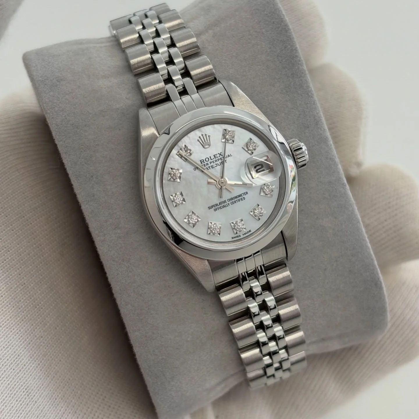 &pound;3499 💸

Rolex Datejust
Model 79160
Year 2002
Aftermarket White MoP Diamond Dial
Automatic movement
Stainless Steel Jubilee Bracelet
26mm Stainless Steel Case
Stainless Steel Smooth Bezel

Watch only
Serviced April 2026
Case and bracelet polis