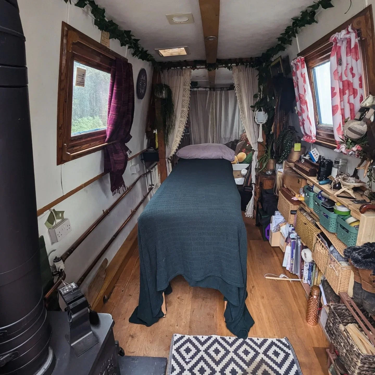 I am so happy and relieved that my massage couch fits in my boat! 

Ha ha you would have thought I would have tested it out by now, but no, ostrich syndrome was strong. I have buried my head in the sand until I was due to have a client on board 🤦🏼&