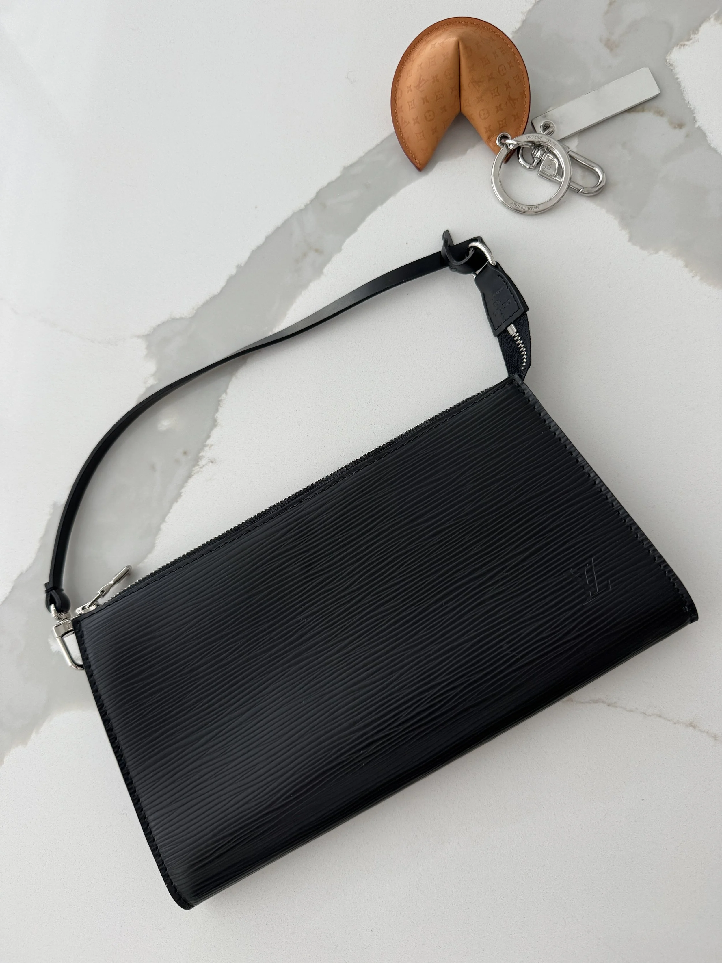 Louis Vuitton Epi Pochette in Black & Silver