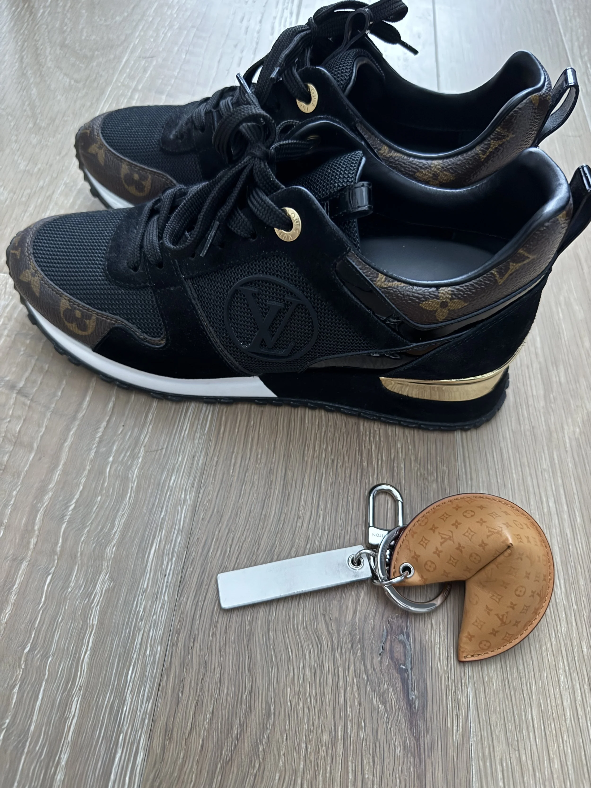 Louis Vuitton Run Away Sneakers 37.5