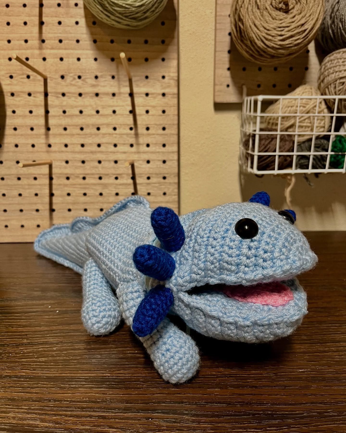 ✨ For Sale ✨

Another look at my 🩵axolotl🩵 chalk bag. It is equipped with all the features, and it&rsquo;s available for sale on my website. Check it out through the link in bio!

~ open mouth for chalking up
~ zipper to easily add more chalk
~ sof