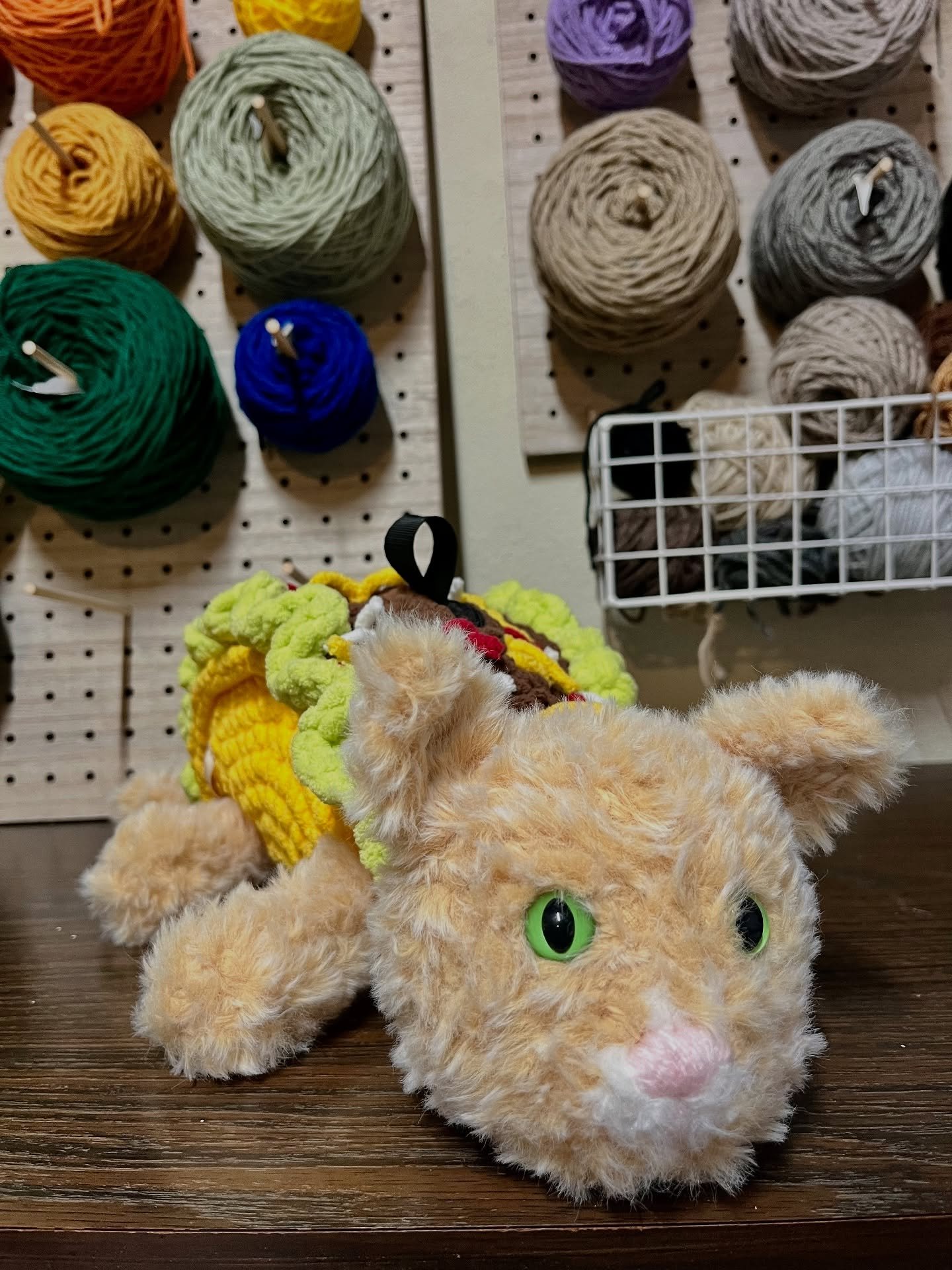Here&rsquo;s another look at the taco cat chalk bag because it deserves to take up more space on my feed 😍

Several people have asked me if the head, legs, and tail were taken off a stuffed animal and sewn on. The answer is no! Each piece of this ch