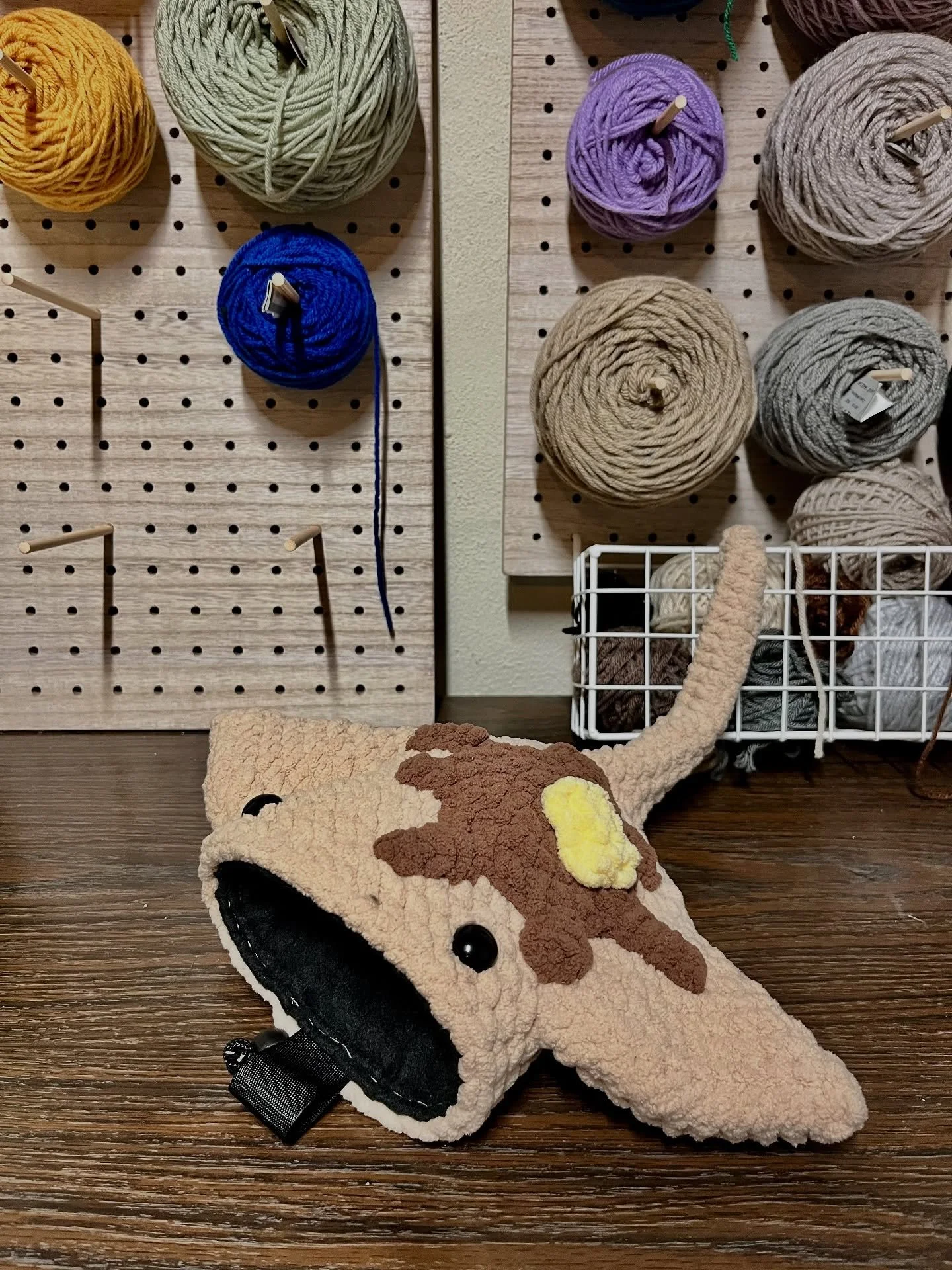 I&rsquo;ll be honest, I&rsquo;m a huge fan of this trend of animals as food because look how CUTE 🥰

This pancake 🥞 stingray chalk bag was inspired by the beautiful work of @delaraescreations and I couldn&rsquo;t be more happy with how it turned ou