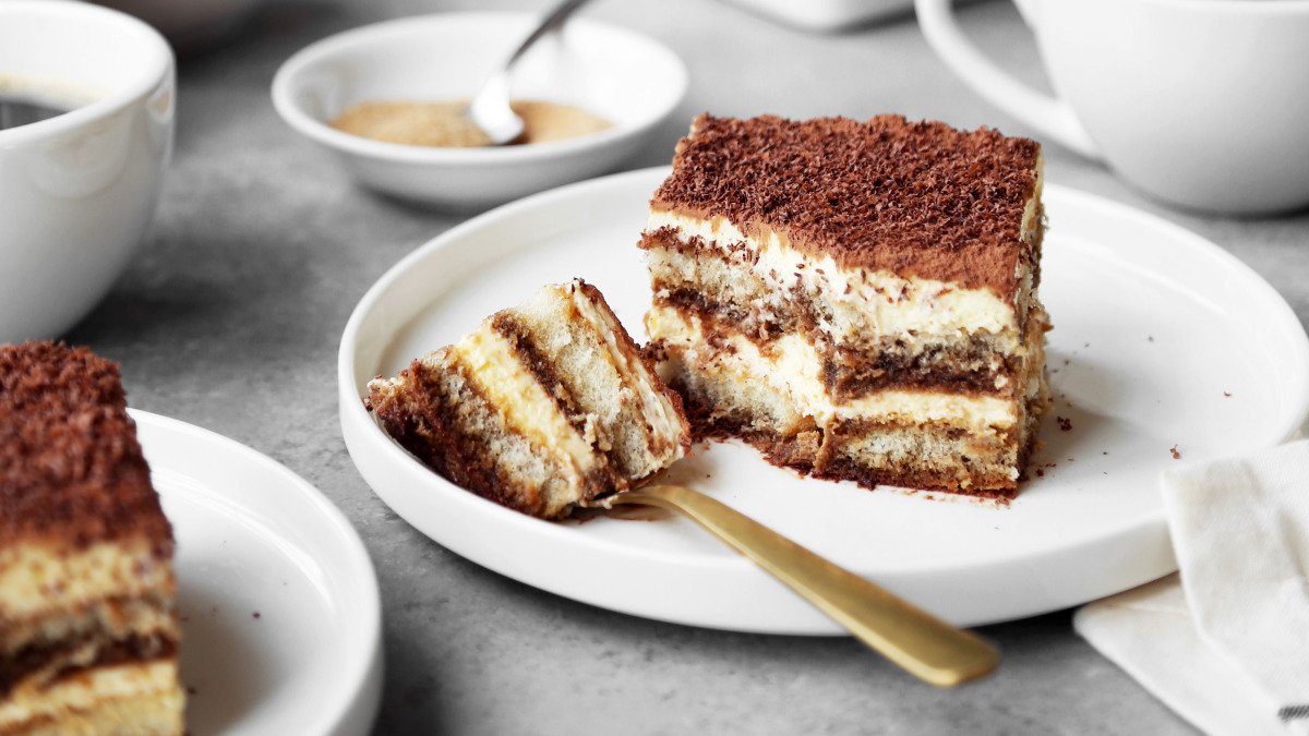 Tiramisu  10x13 tray - serves 12 to 16