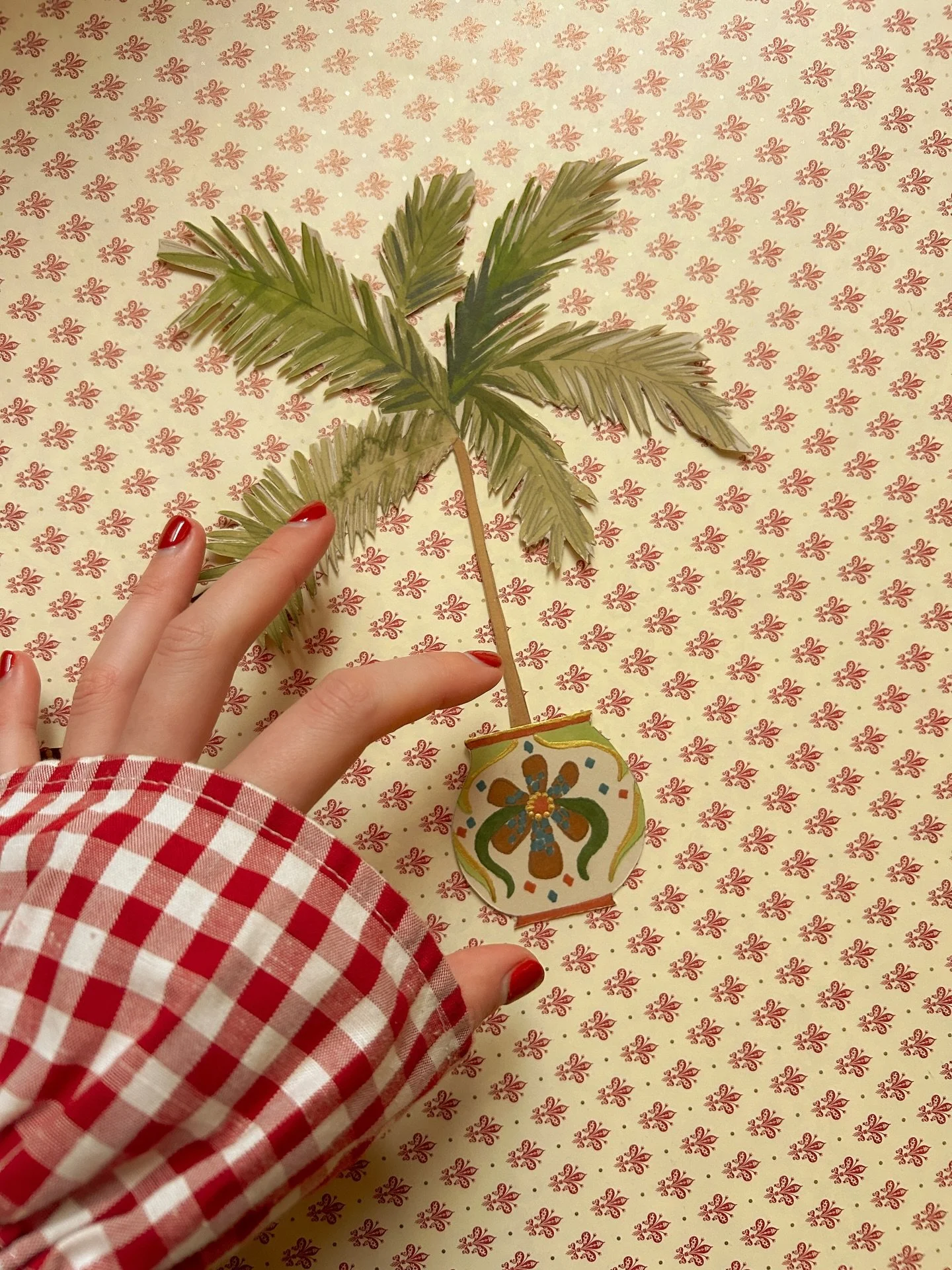 Carte de v&oelig;ux 2026 in the making ✂️🔖✨🦜

Je pense qu&rsquo;elle aura &eacute;t&eacute; (tr&egrave;s) inspir&eacute;e par mon dernier gros voyage. Vous aurez la possibilit&eacute; de la t&eacute;l&eacute;charger depuis ma newsletter, pr&eacute;