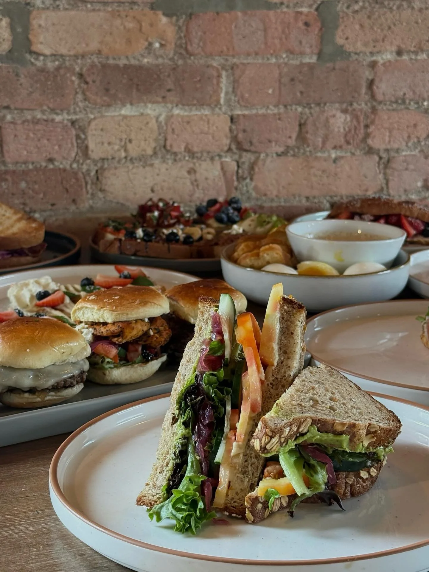 3-6pm 40% off food orders only off our limited extended hour menu every friday! Come on in and try it for yourself!🥰