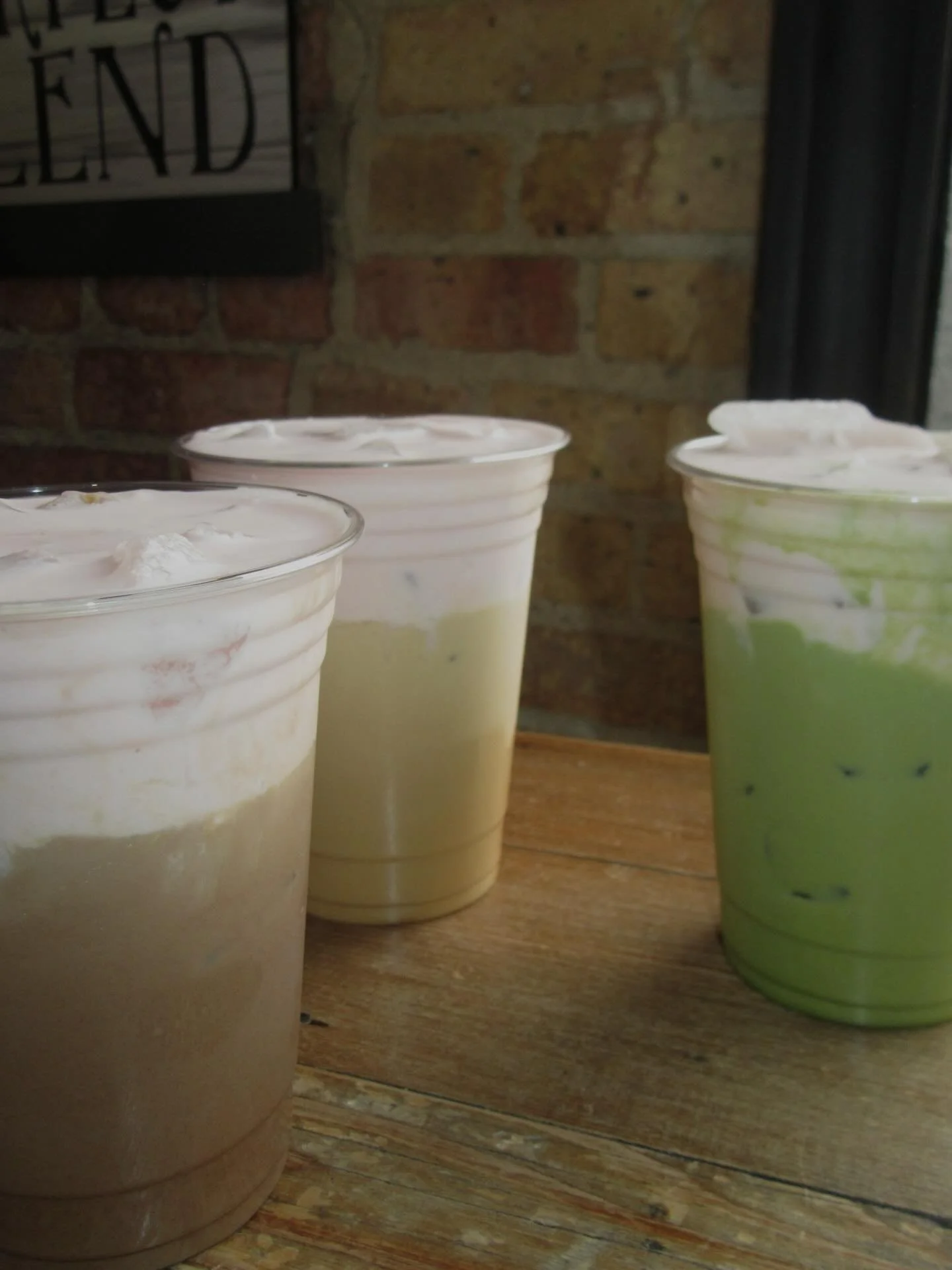 raspberry cold foam i repeat raspberry cold foam

pictured:

-mocha with the raspberry foam

-white mocha with the raspberry foam

-matcha with the raspberry foam

#rasberries #matcha #coffee #baristartcoffee #mapleleafcoffeehouse