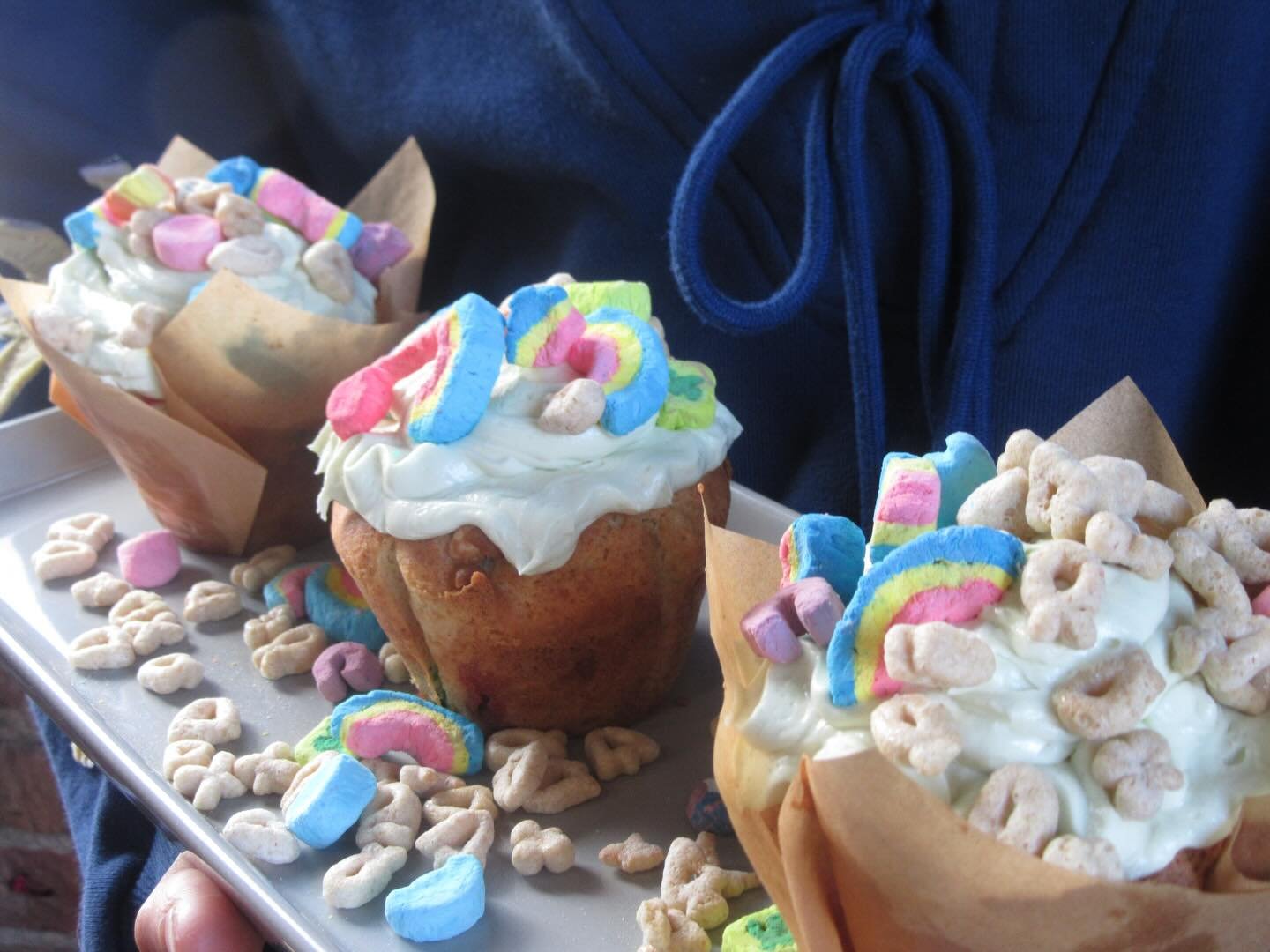 not too late to come grab our lucky charm goodies before they&rsquo;re gone! 

-lucky charm muffin🍀
-lucky charm cfm latte🌈

#mapleleafcoffeehouse #barista