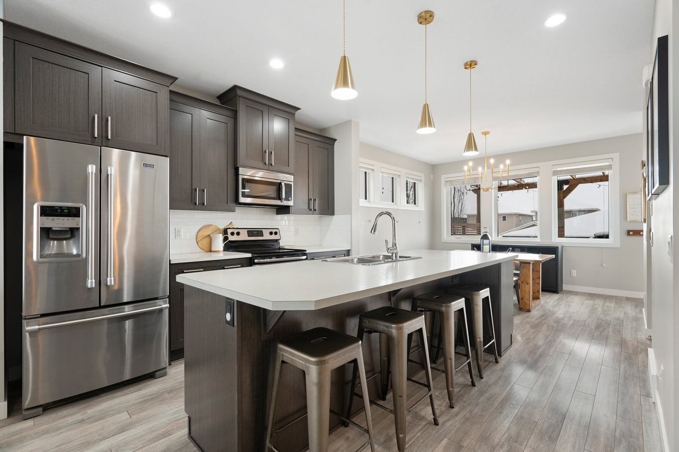 Simple, clean &amp; welcoming. My clients understood the assignment and boy did it pay off! 

Effectively preparing your home for sale may just be one of the top factors to net you the most amount of money, in the least amount of time.

Ever wonder w