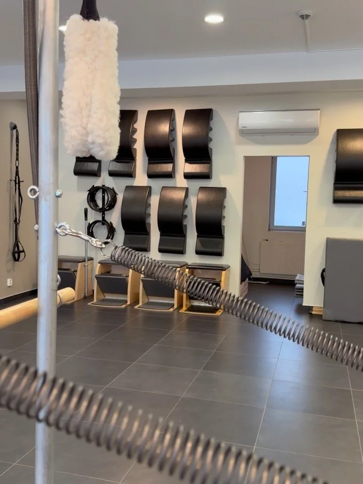 The piece of equipment most studios don&rsquo;t have. 🏗️
&nbsp;
The Pilates Tower.
&nbsp;
Wall unit, spring resistance, bar work, leg springs, arm springs, trapeze. One piece &mdash; an entire workout system.
&nbsp;
The Tower trains the body through