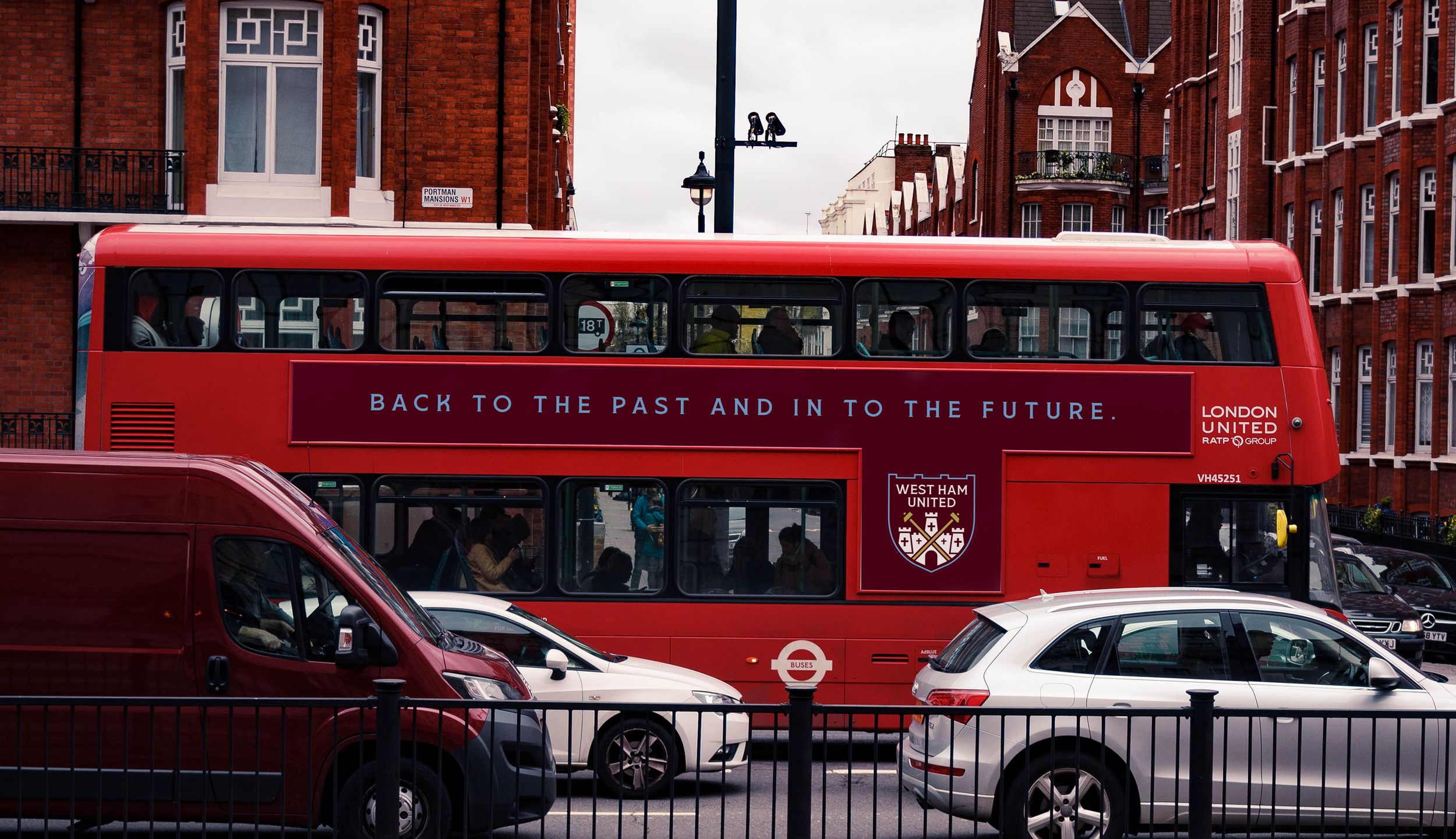 Free Vehicle Bus Branding Mockup PSD.png