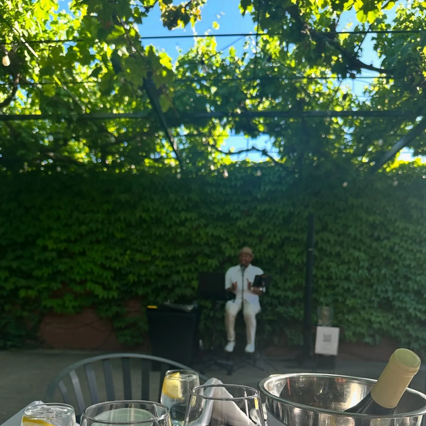 Join me at Mama Mia’s in Gilroy tonight from 6-9pm! π₯ Flavorful dishes and soulful sounds… there’s no better pairing.