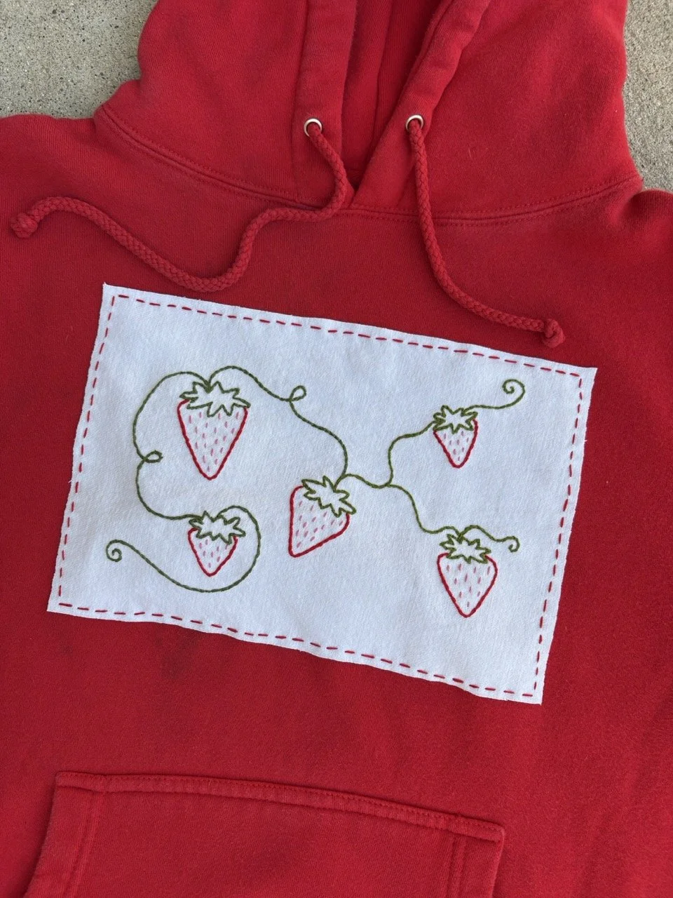 strawberry vines hoodie (small)