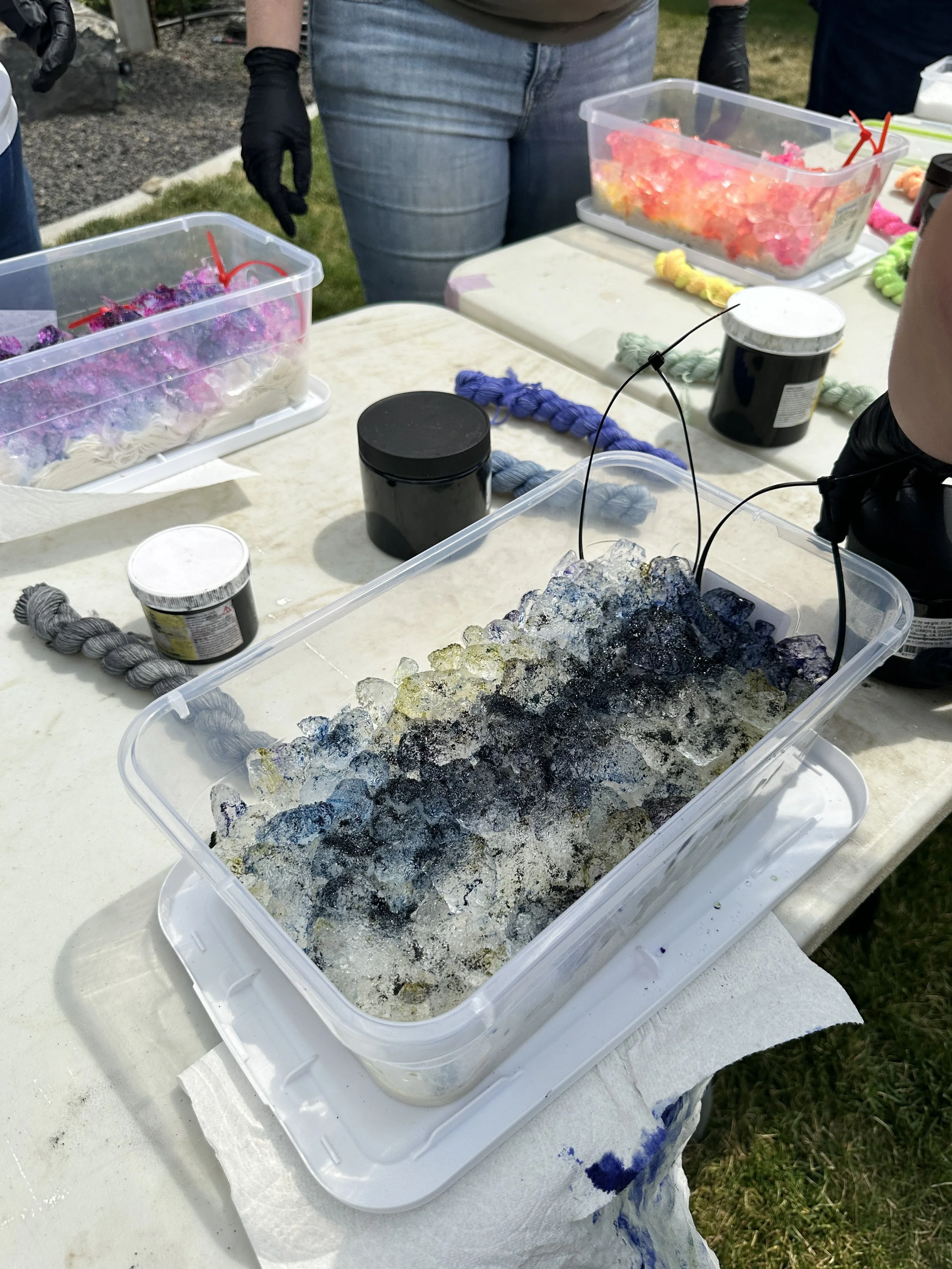 Ice dying wool