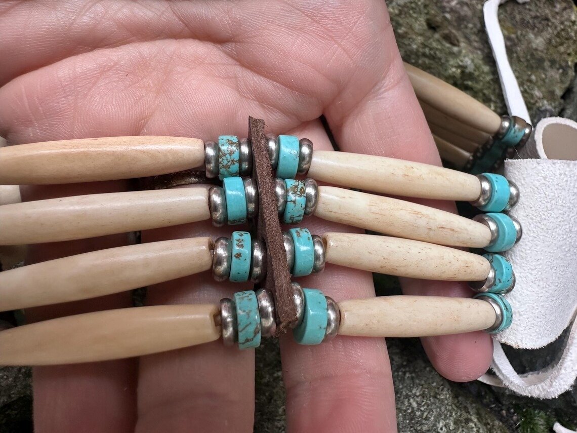 turqouise choker.jpg