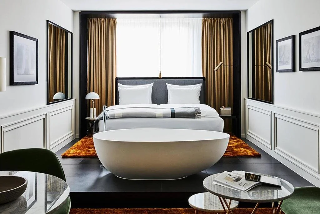 Roomers Munich Autograph Collection