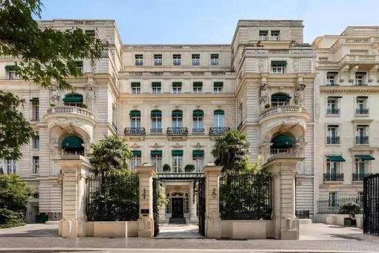 Shangri La Paris