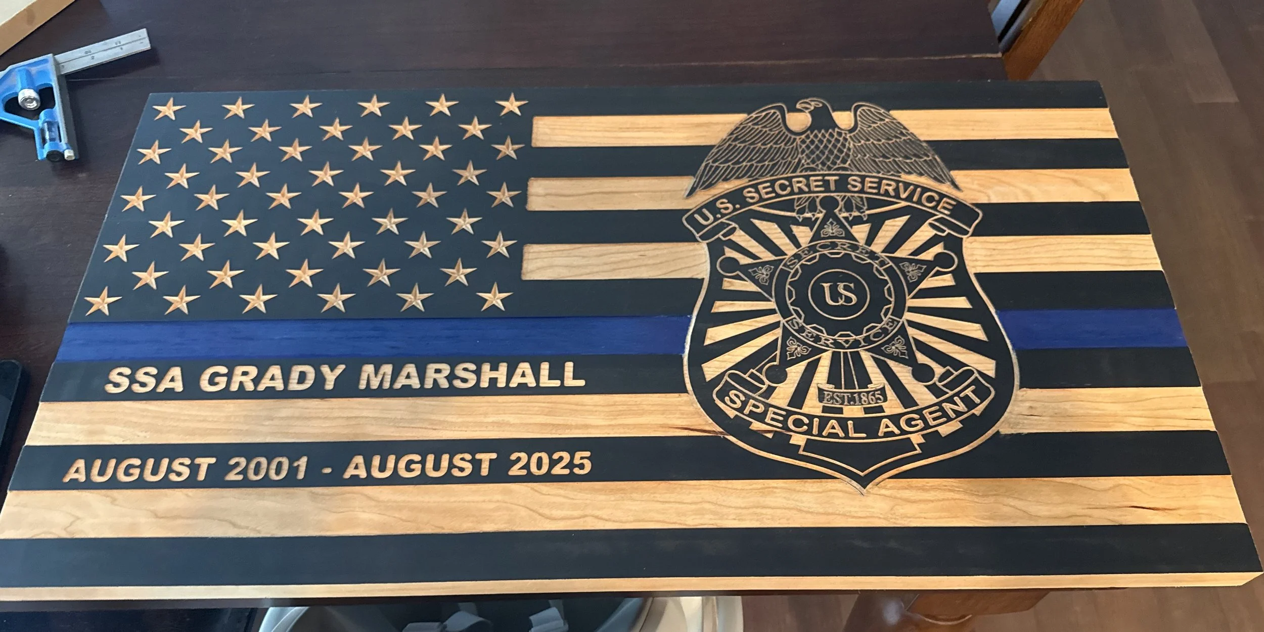 Retirement plaques 825