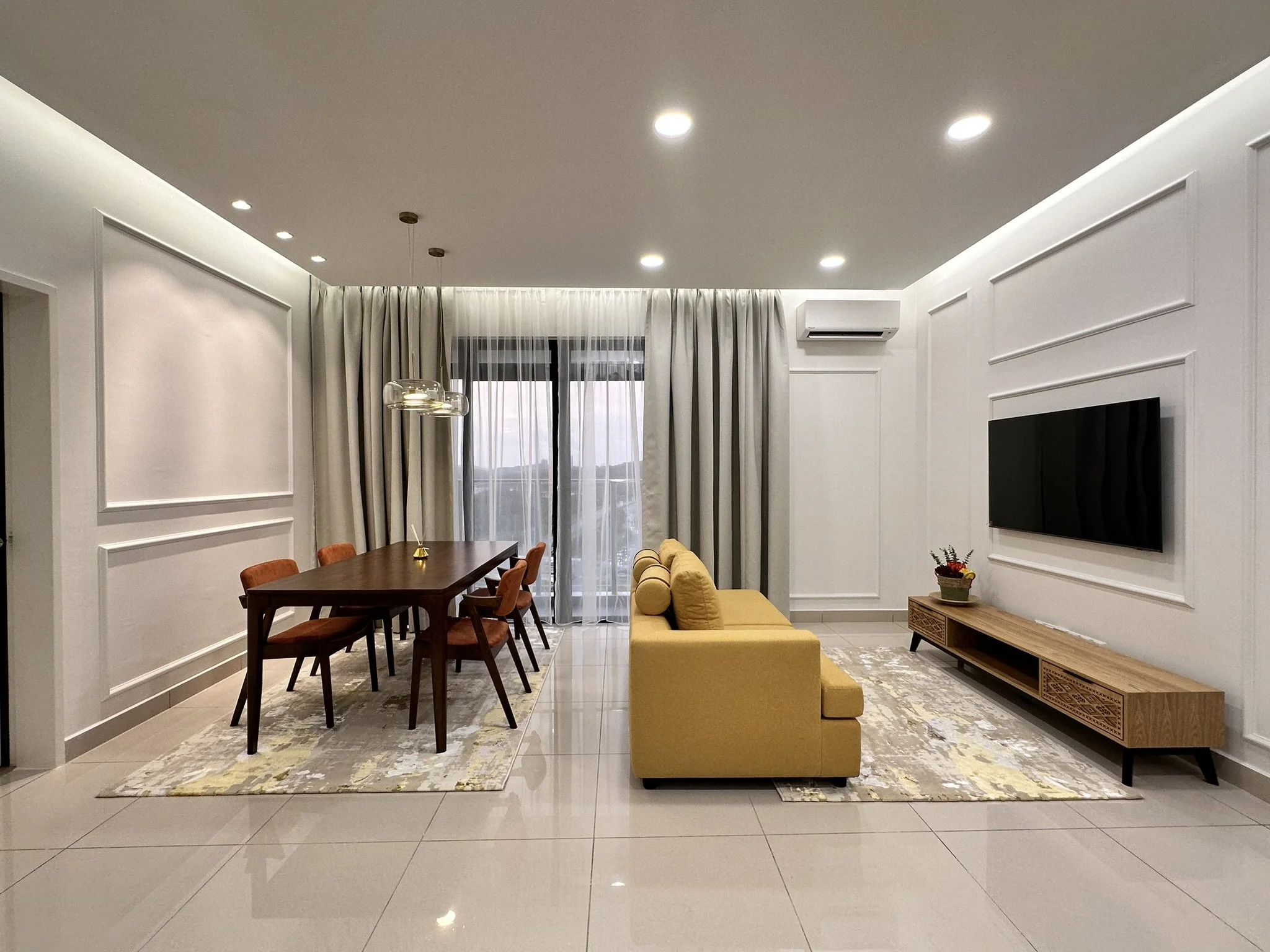 SS702 - Living and Dining completion