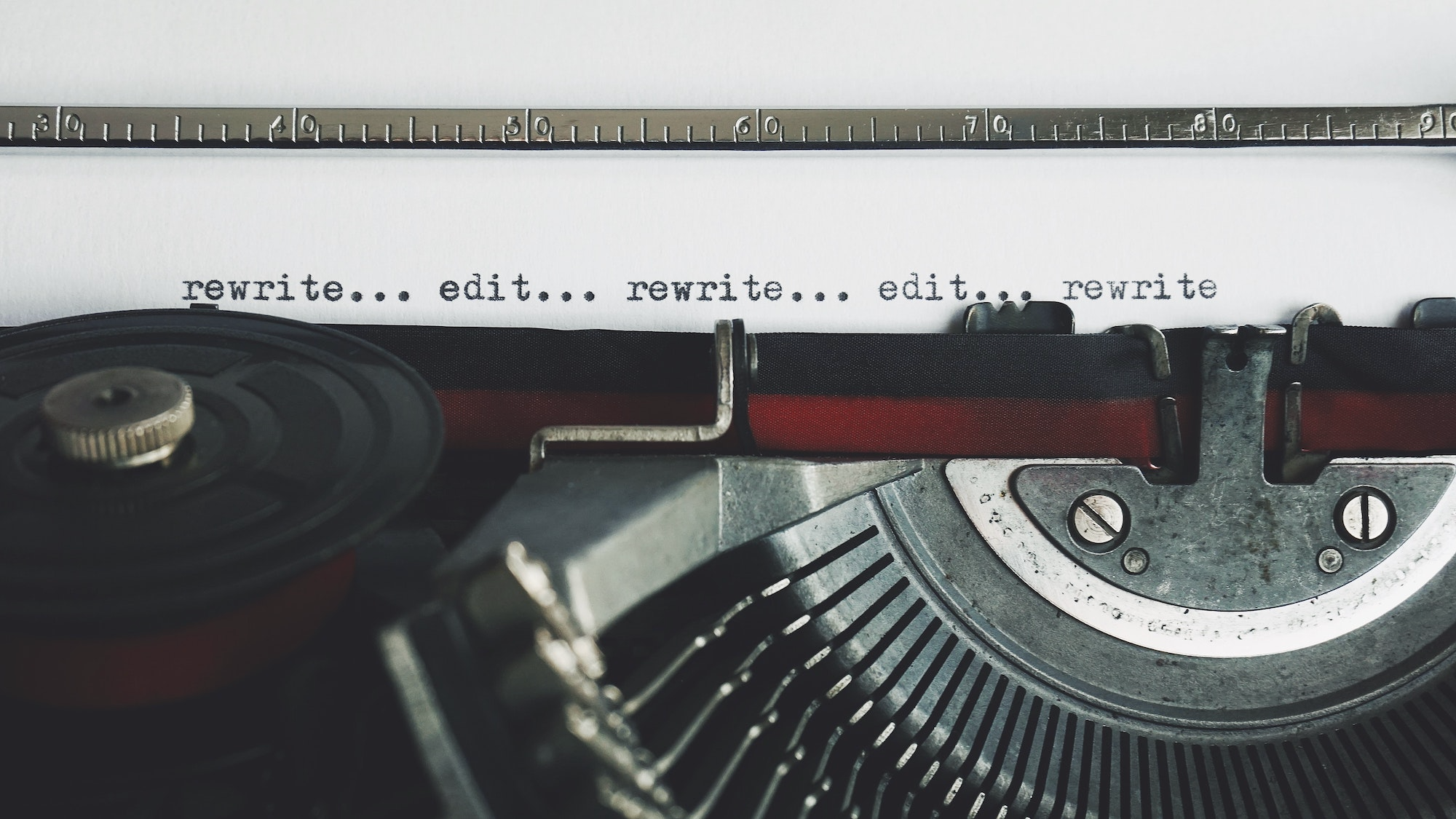 6 Tools & Resources That Keep My Copywriting Business Running Smoothly