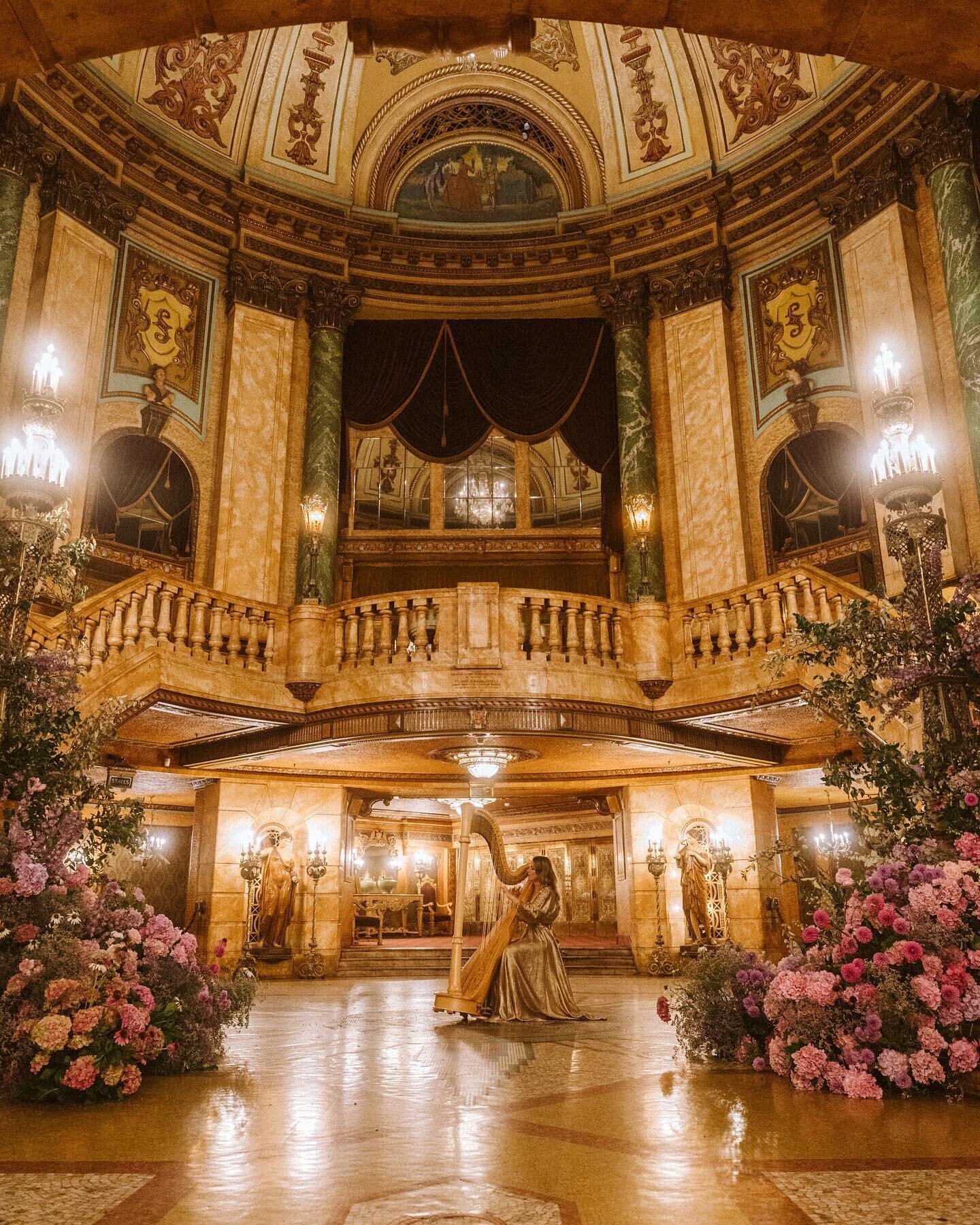 The stunning entrance.

Creative Director &amp; Stylist: The Bride &amp; Groom @theresemoussa @ramzeychoker
Floral Creative Direction: @azariade__ x @johnemmanuelfloralevents
Floral Execution: @azariade__
Photography &amp; Videography: @amaraweddings
