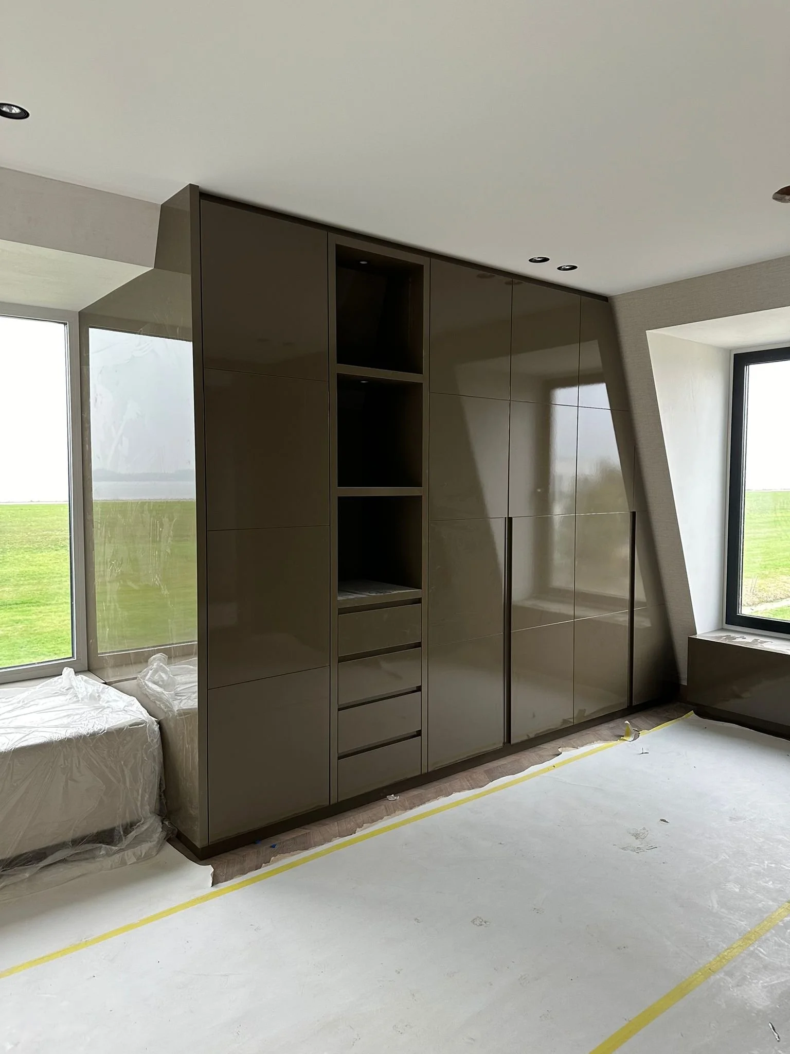 Kleur- en glansadvies bij maatwerk interieur