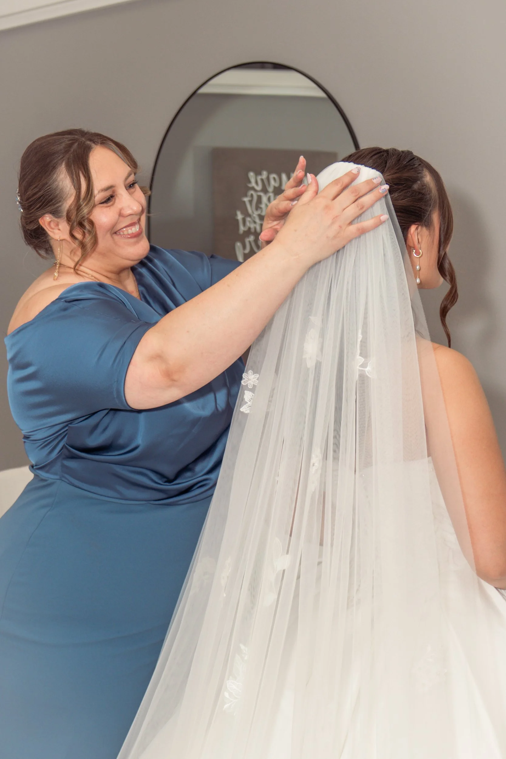 Celebrations-on-the-river-la-crosse-wisconsin-wedding-photography-midwest-wedding-portraits069.jpg