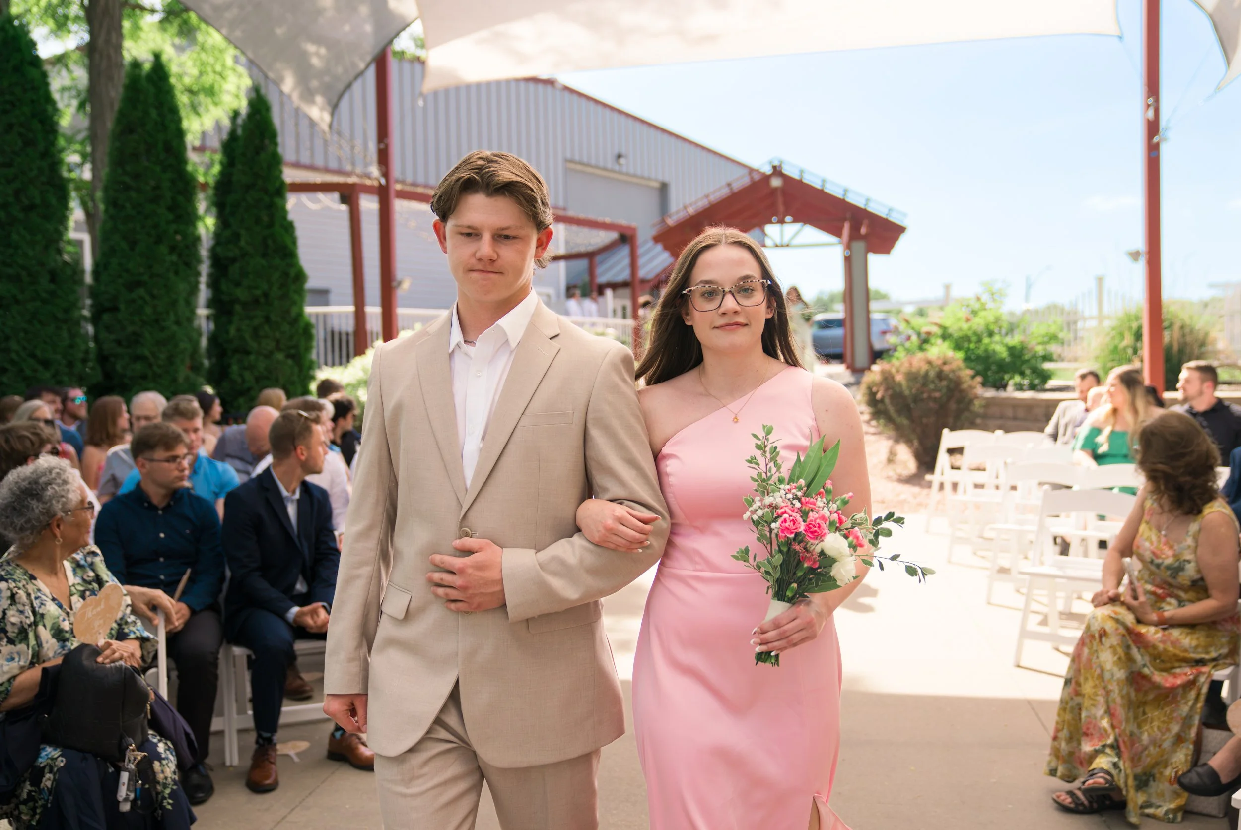 Celebrations-on-the-river-la-crosse-wisconsin-wedding-photography-midwest-wedding-portraits186.jpg